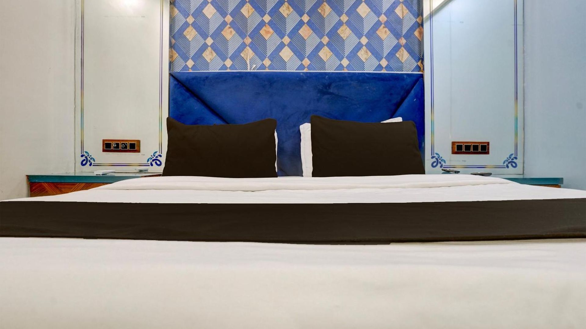 Hotel O Versova 3*