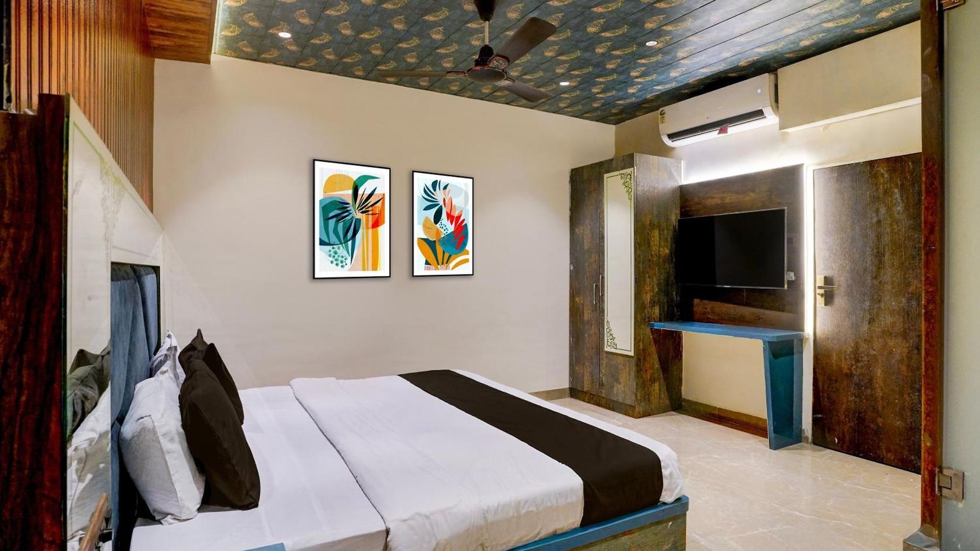 Hotel O Versova Mumbai