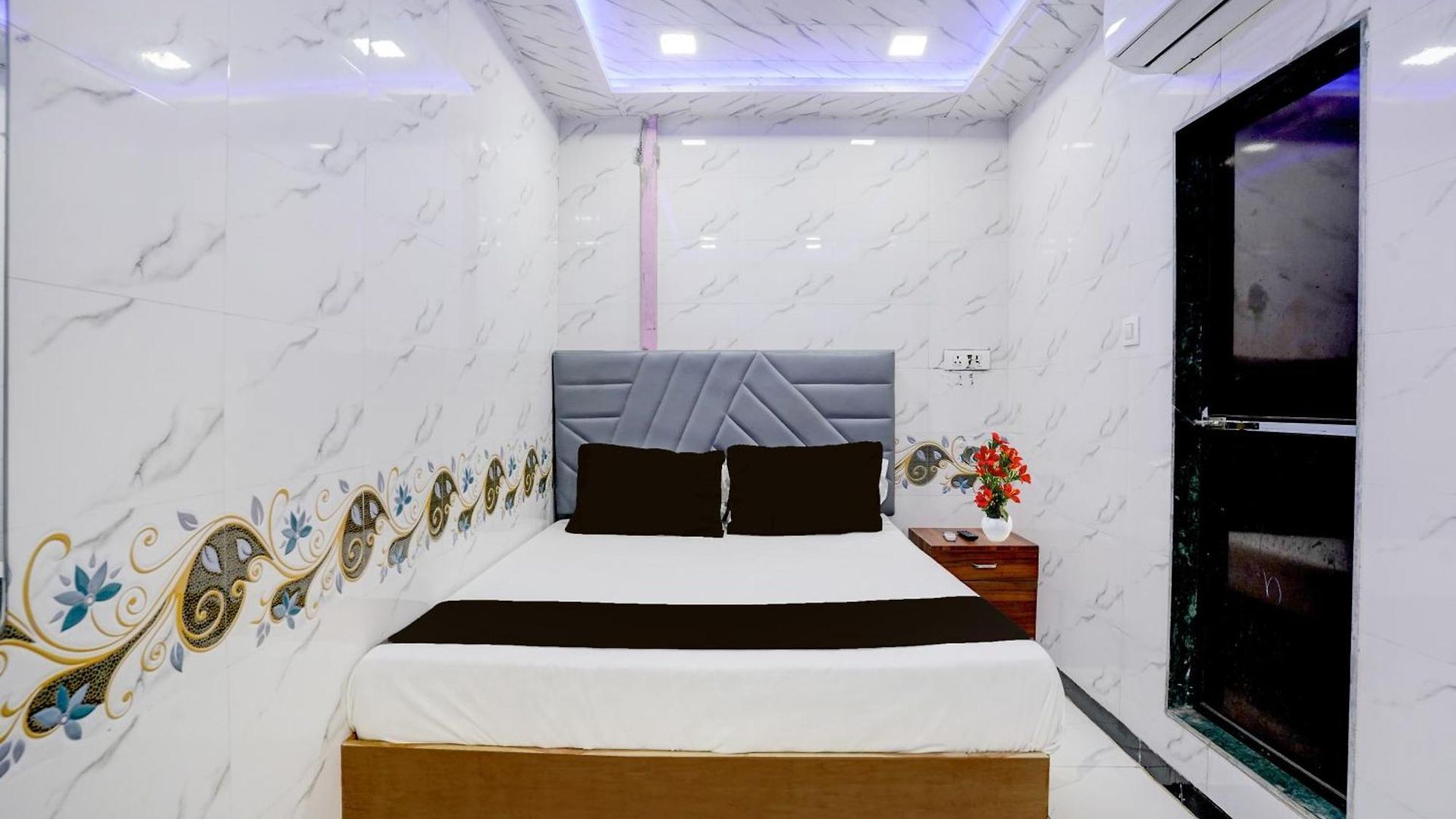 Hotel O Sr Residency Mumbai