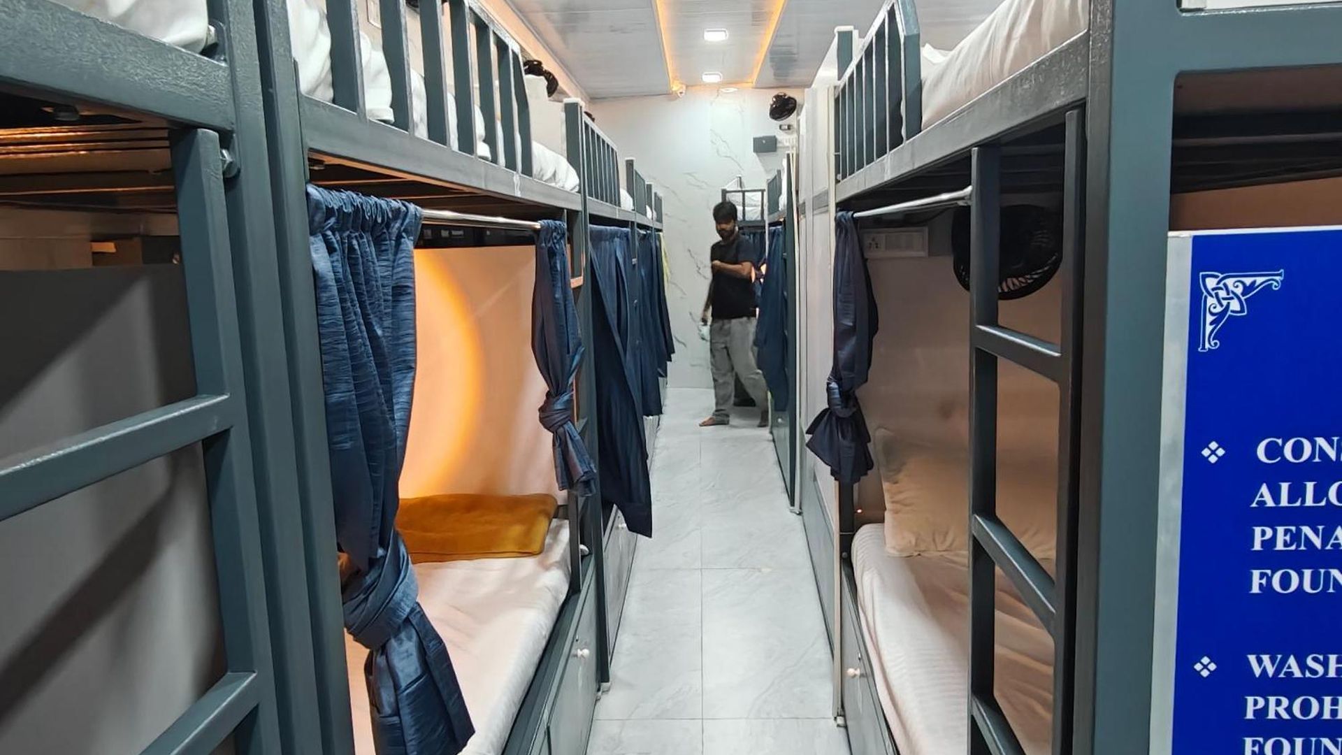 Hostel Basera And Separate For Group In Andheri East - Marol Mumbai