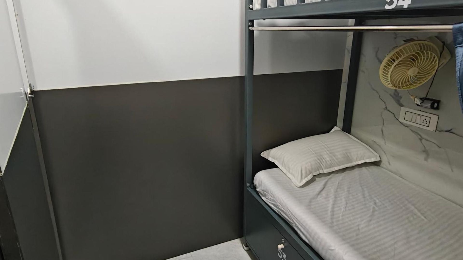 Basera And Separate For Group In Andheri East - Marol *