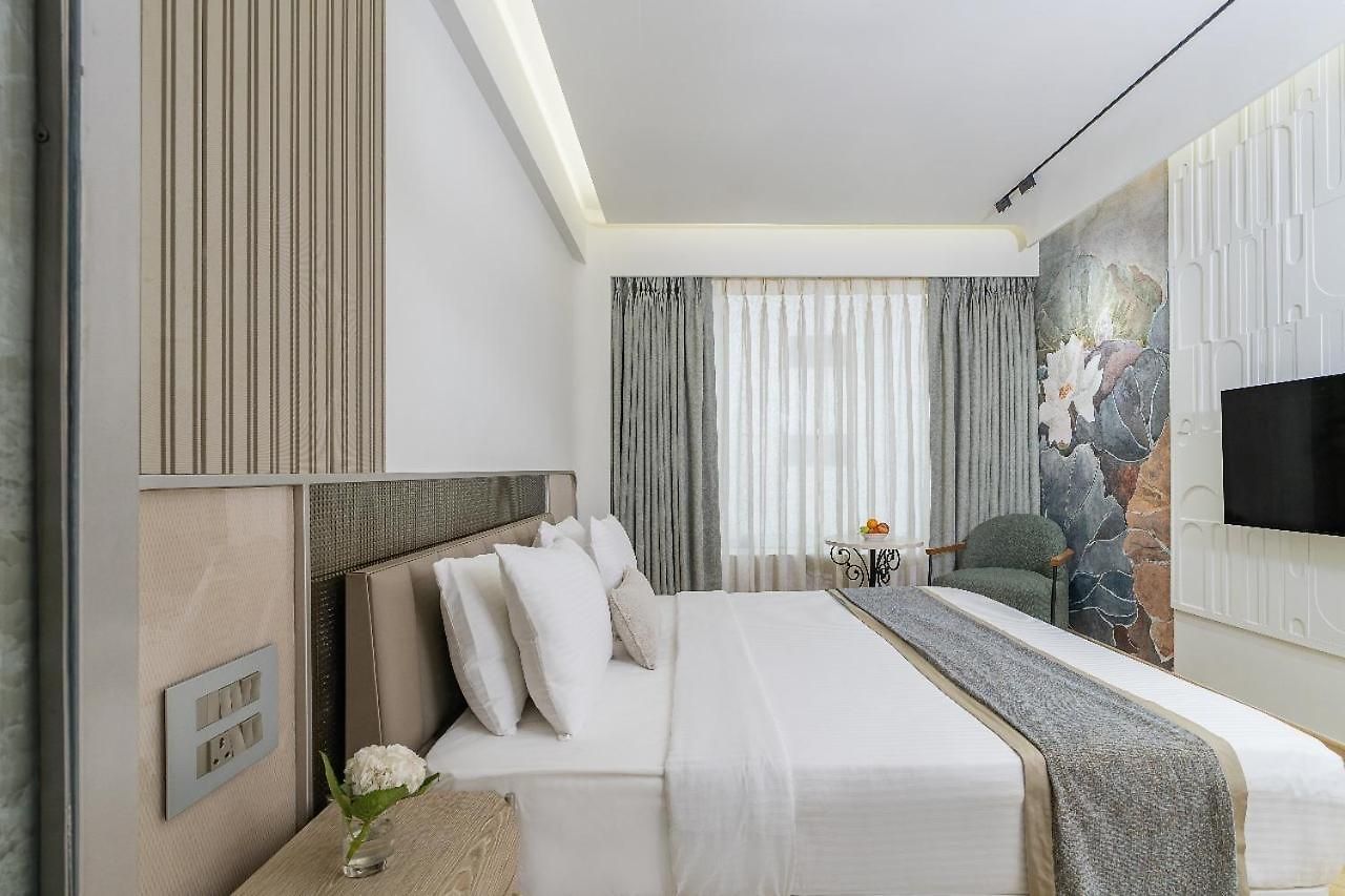 Kohinoor Continental, Airport 4*