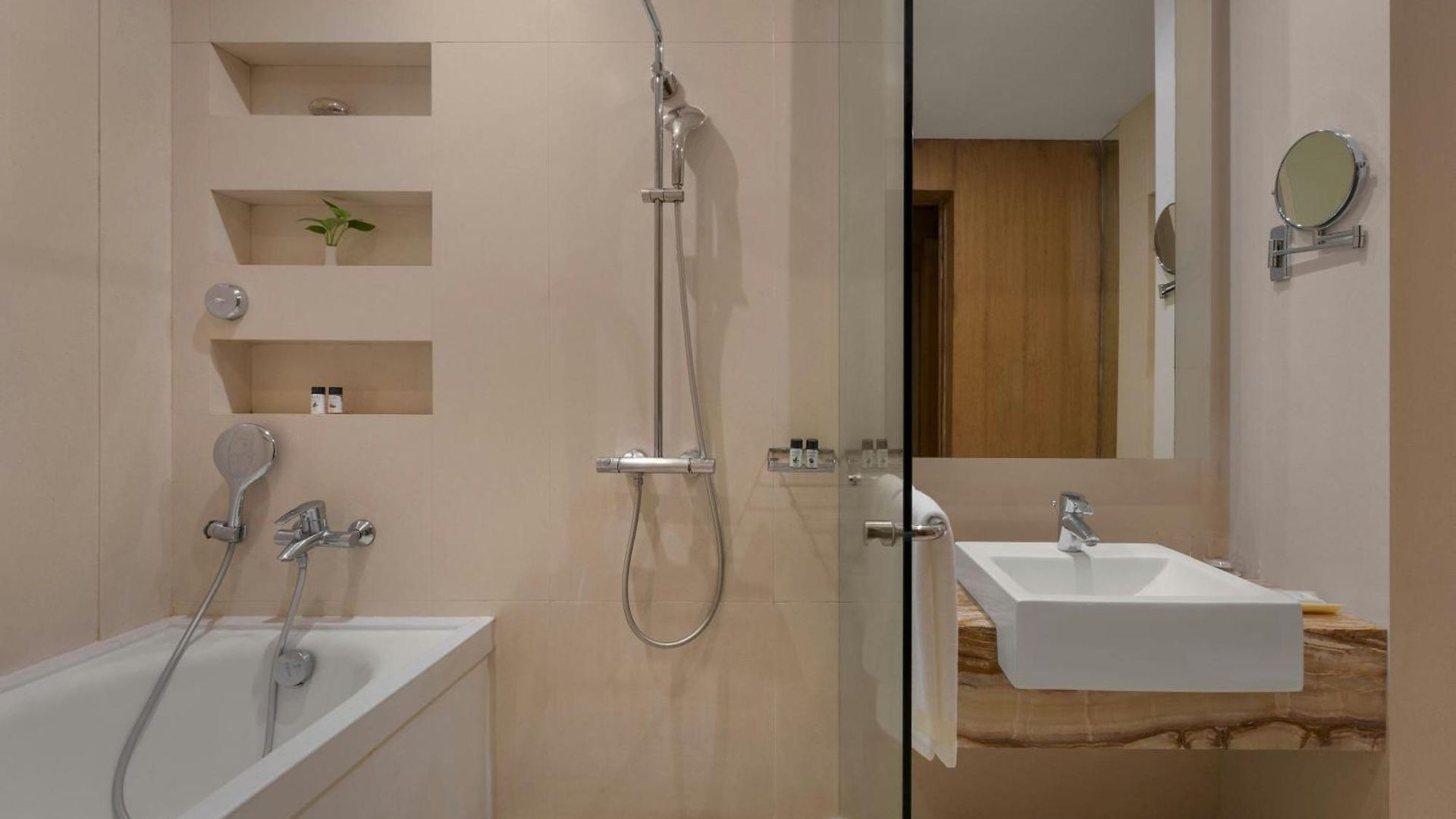 Hotel Meluha The Fern Mumbai, Powai, Series By Marriott 5*