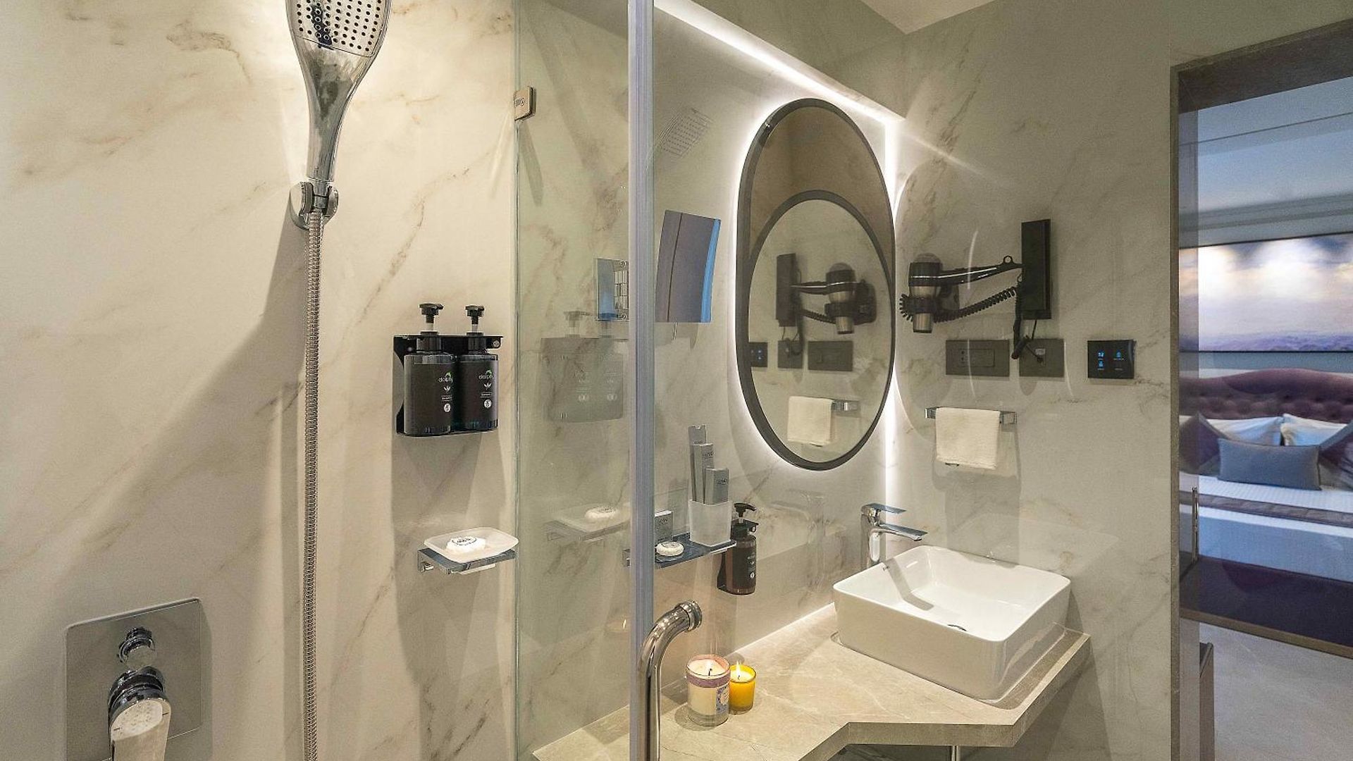 Grand Residency & Serviced 4*
