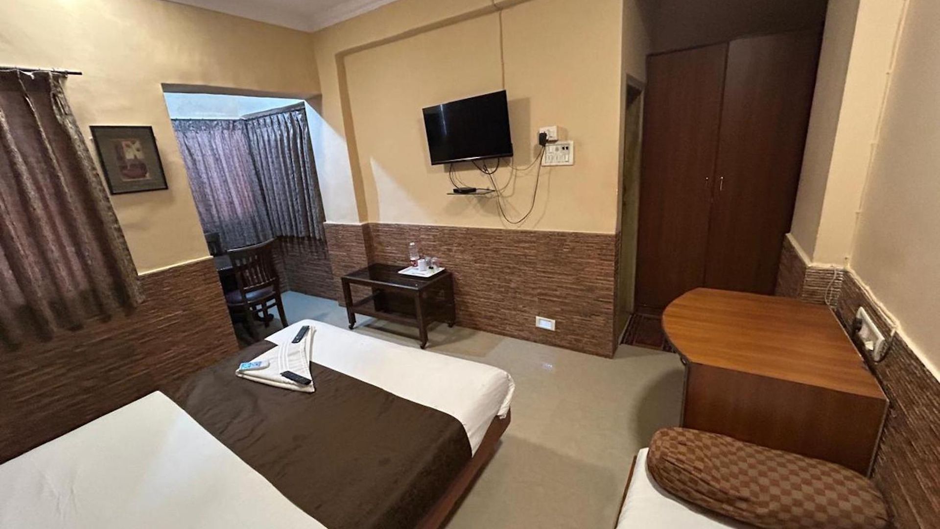 Hotel Lucky Near Bkc Mumbai