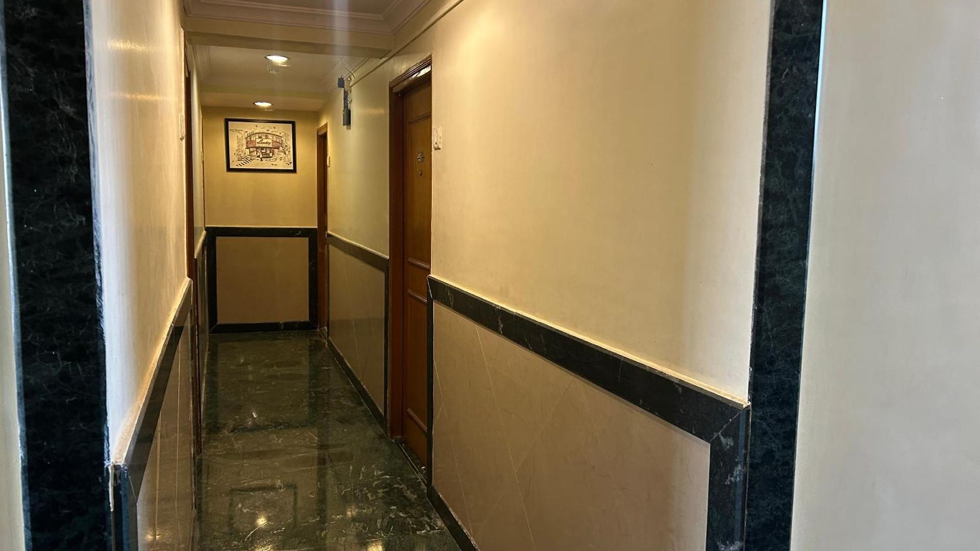 Hotel Lucky Near Nesco 3* Mumbai