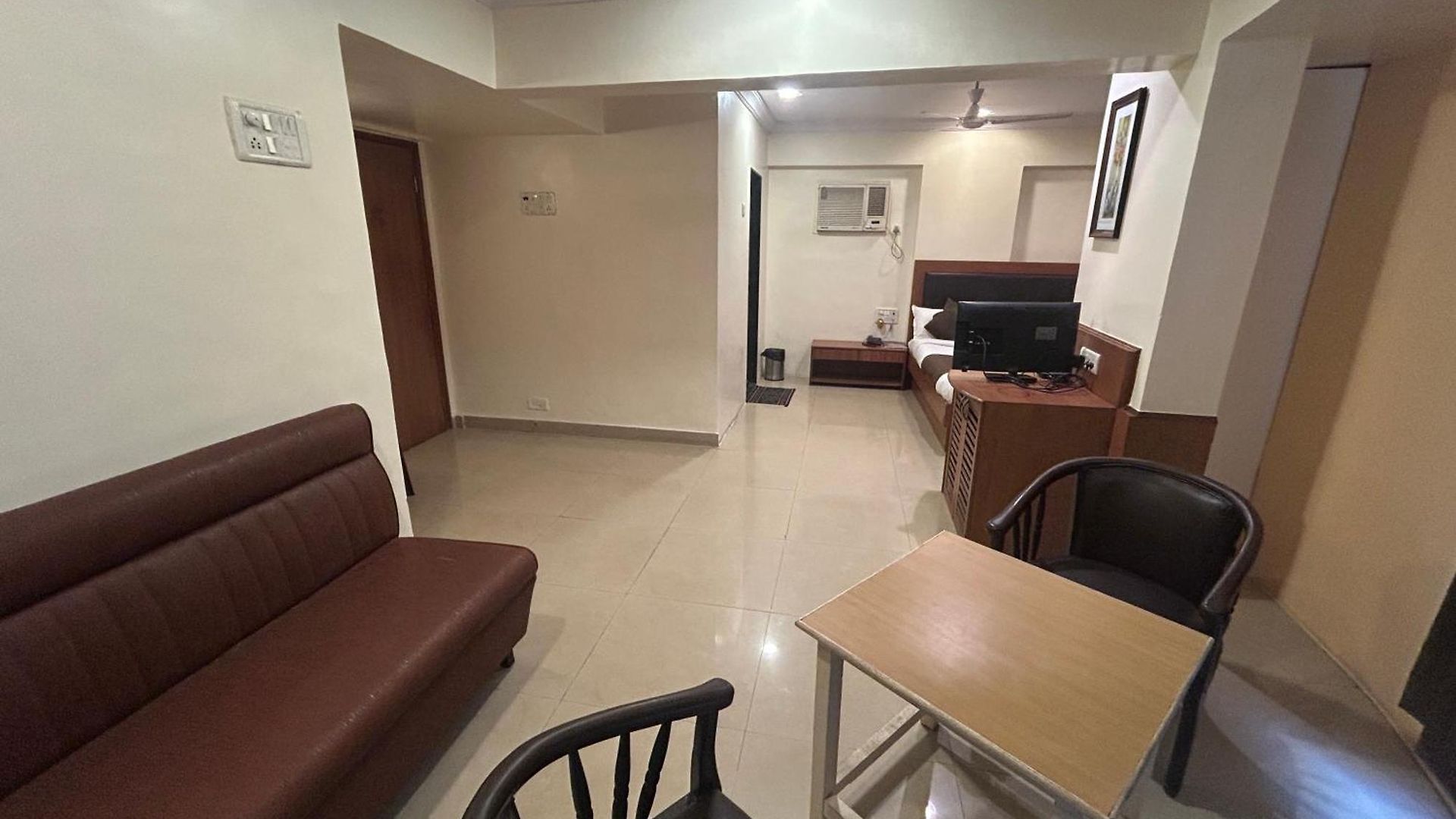 Hotel Hotel Lucky Near Nesco 3*