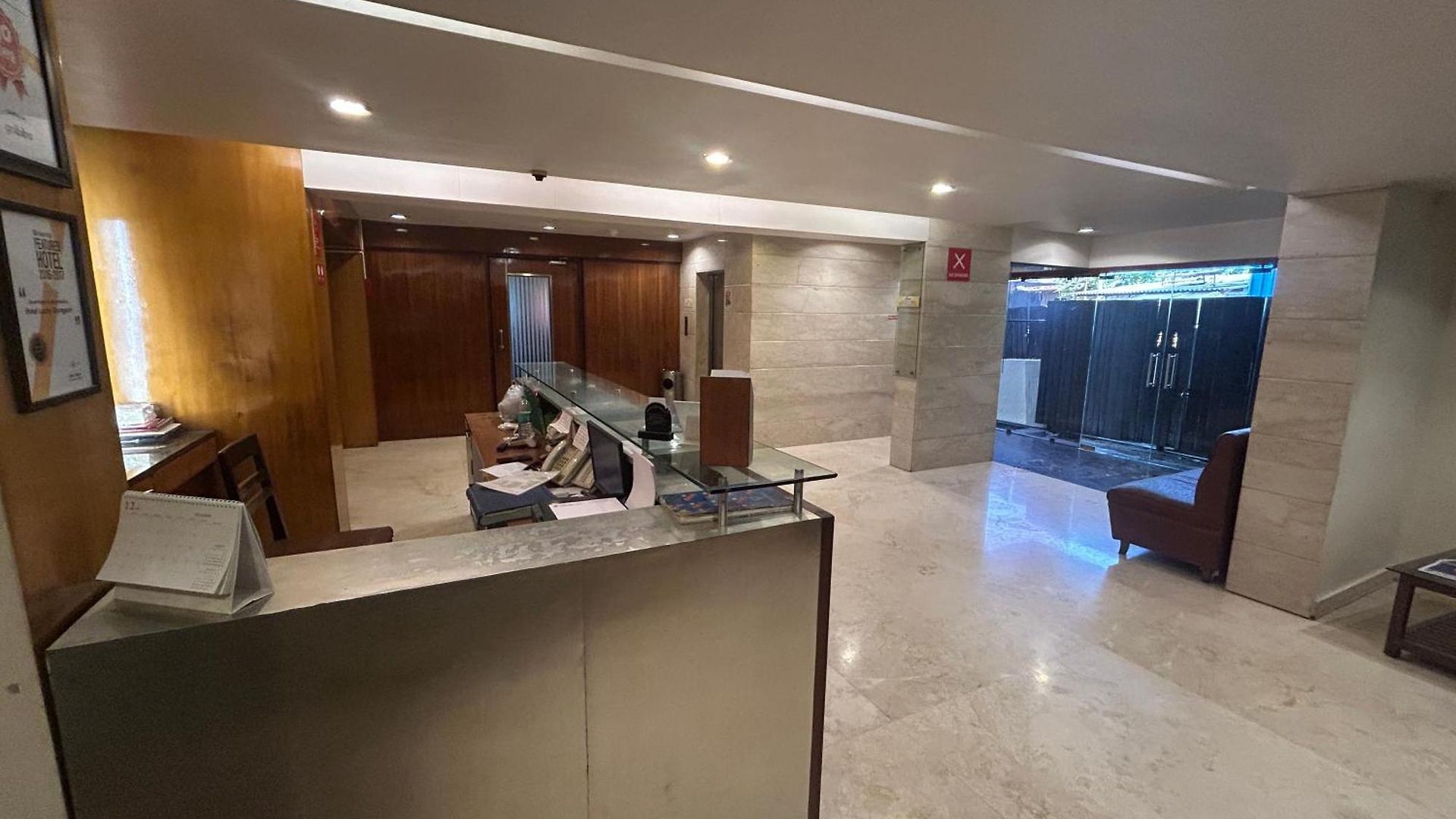 Hotel Lucky Near Nesco Mumbai