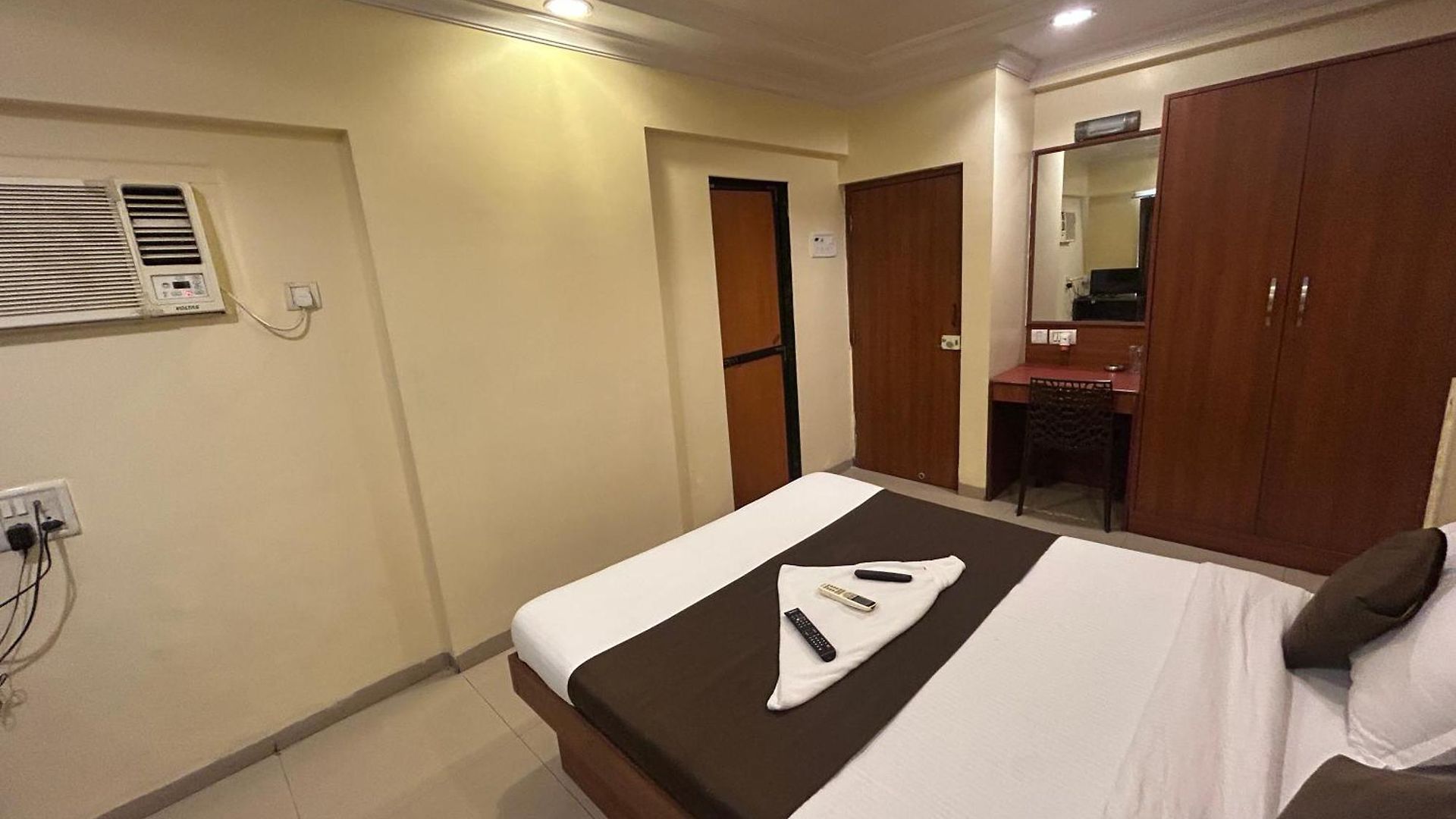 Hotel Hotel Lucky Near Nesco 3*