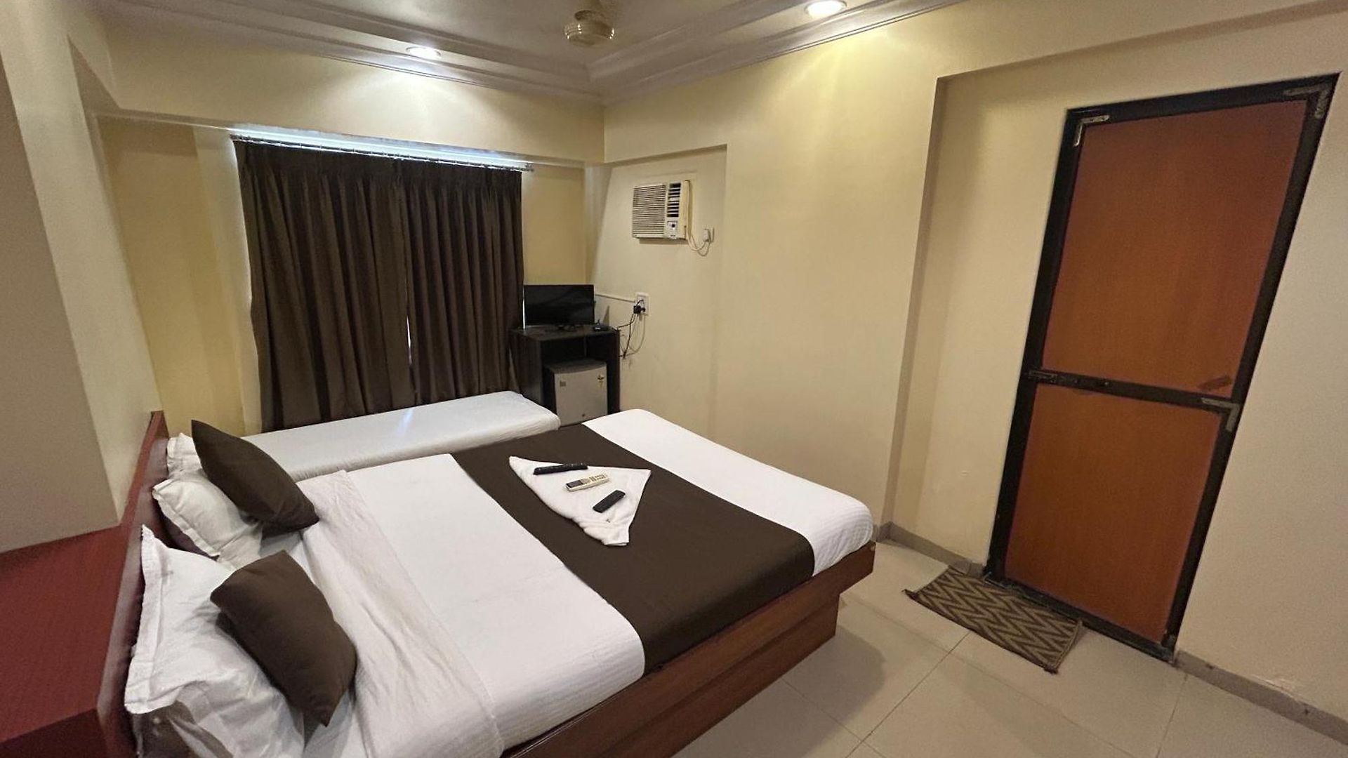 Hotel Hotel Lucky Near Nesco 3*