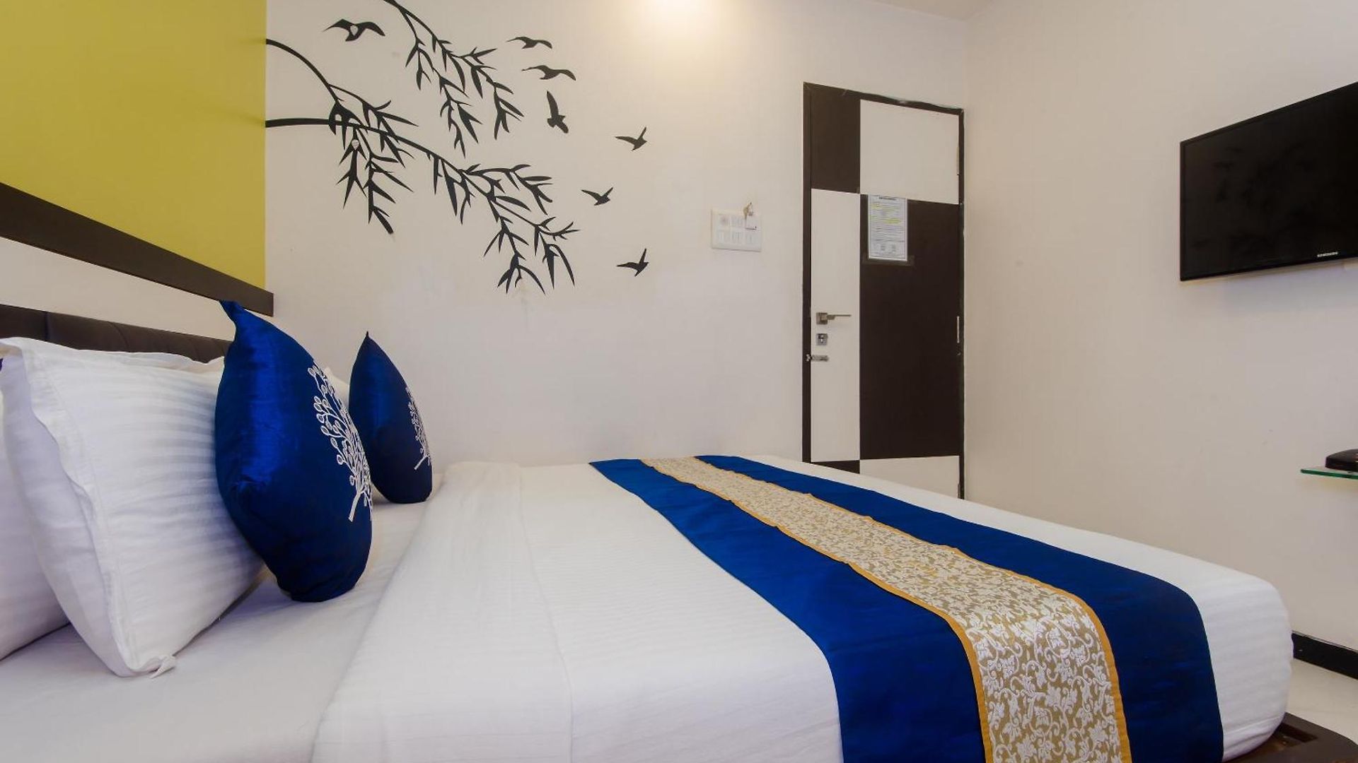 O Blue Pearl Residency Near Chhatrapati Shivaji International Airport