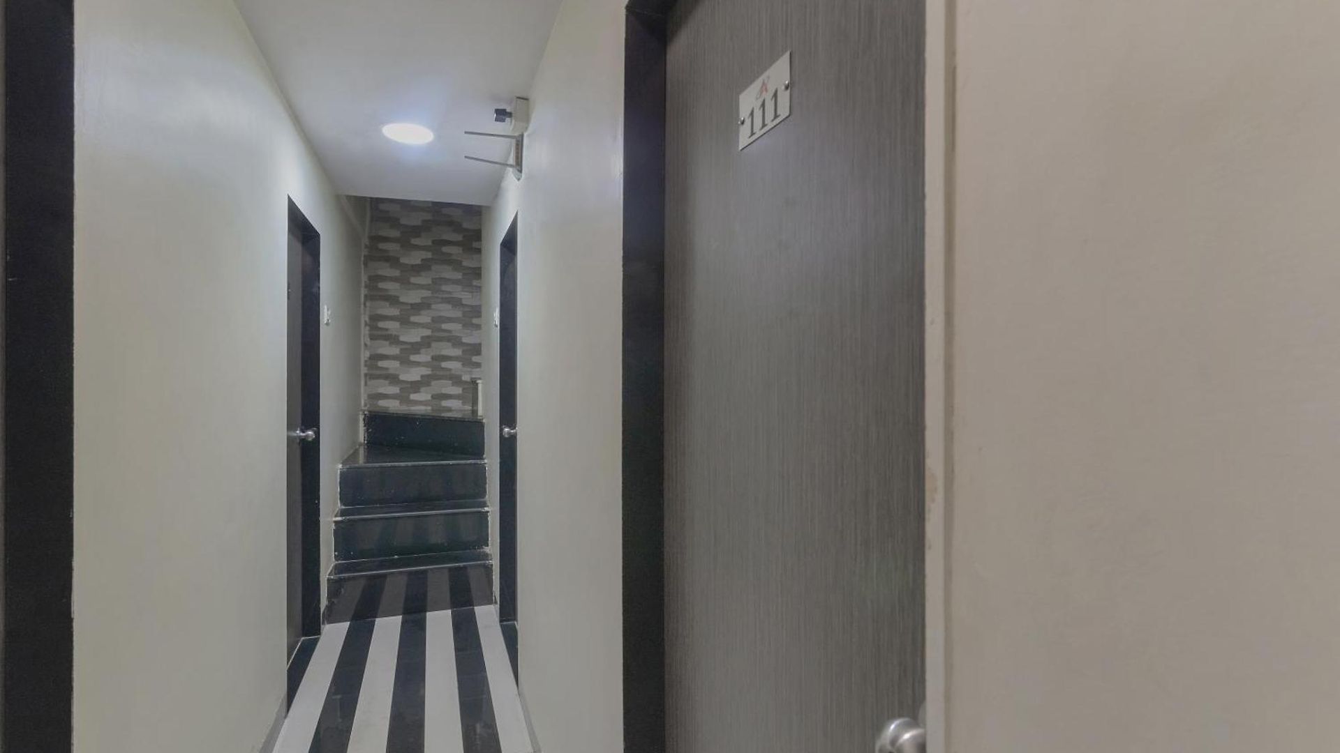 O By Oyo Ak Palace Near Chhatrapati Shivaji International Airport 3*