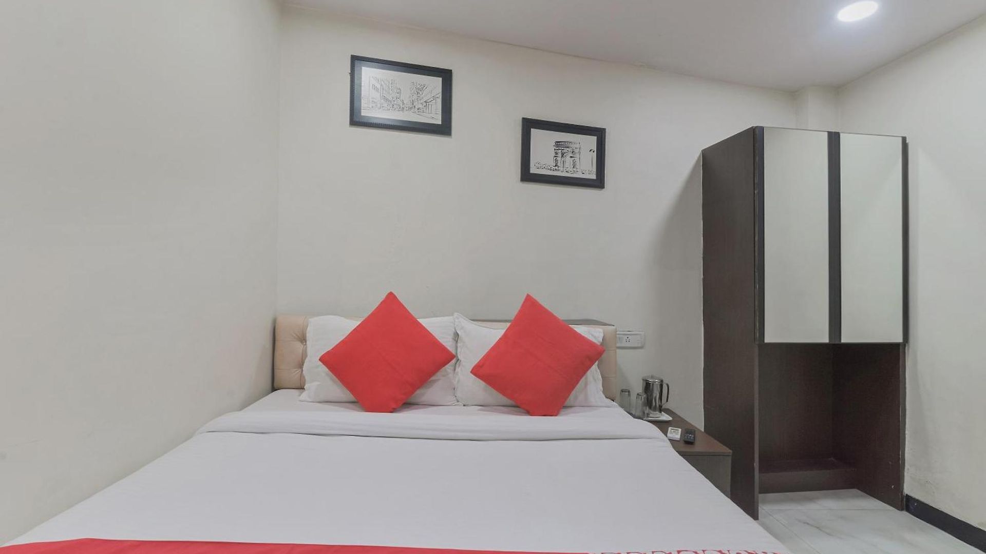 O By Oyo Ak Palace Near Chhatrapati Shivaji International Airport Mumbai