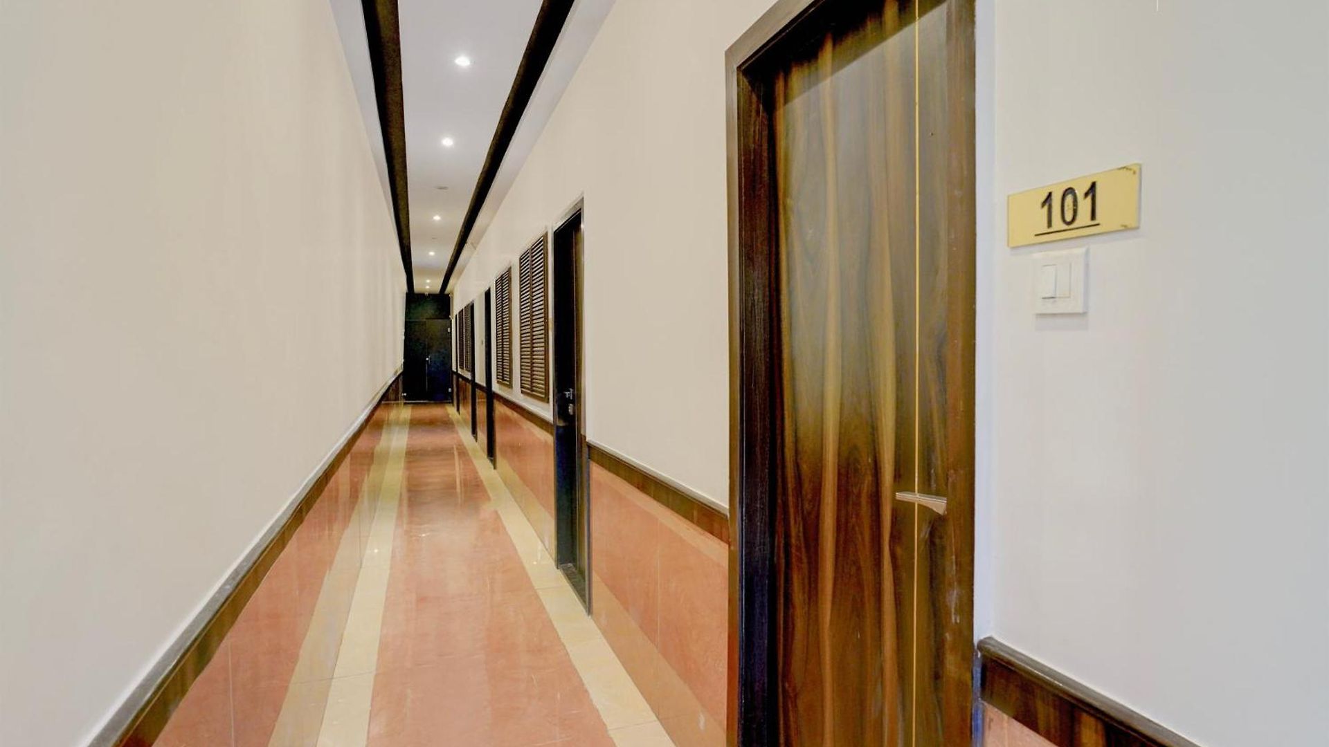 Hotel Super Townhouse Andheri Sakinaka Metro Formerly 3*