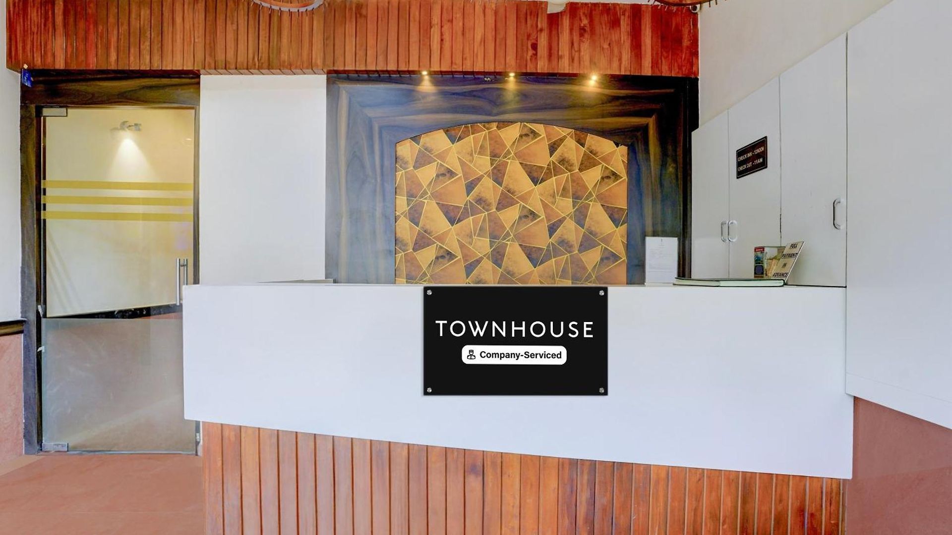 Hotel Super Townhouse Andheri Sakinaka Metro Formerly 3*