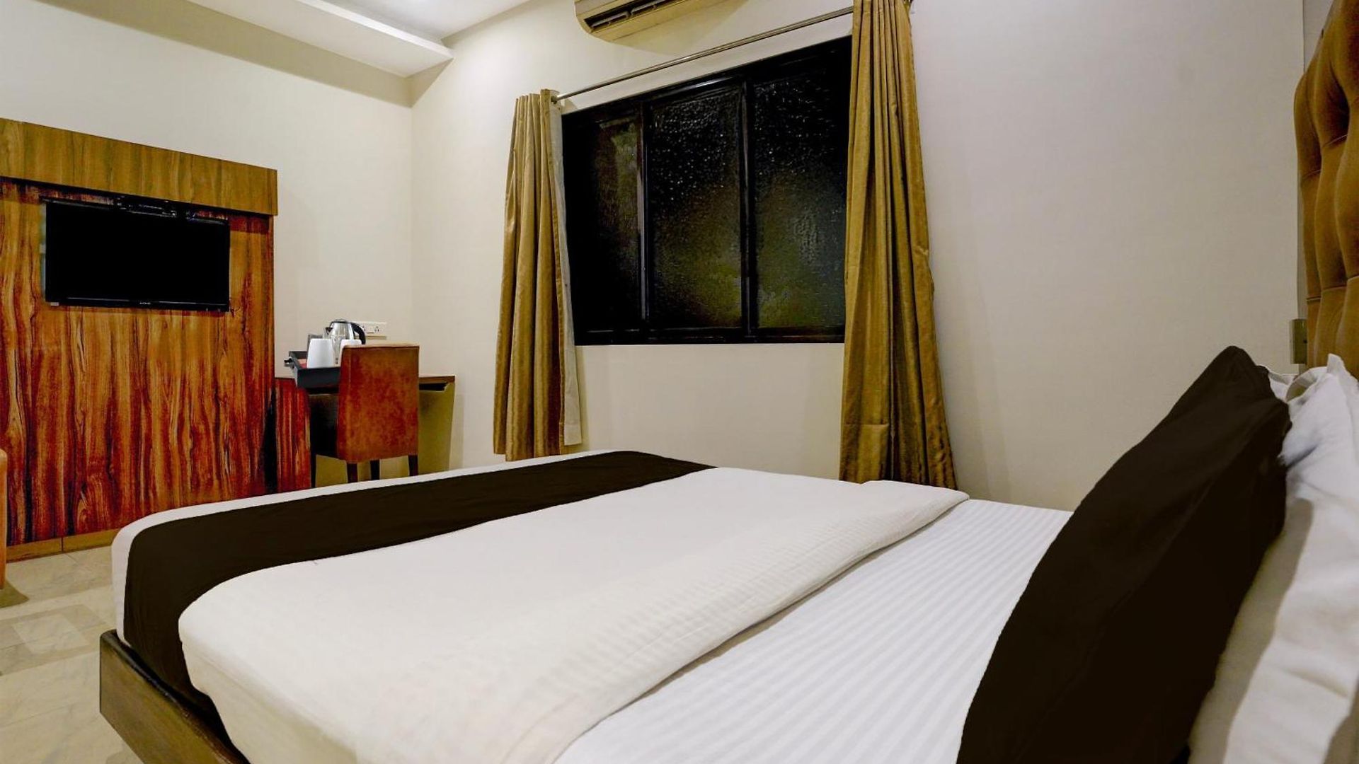 Super Townhouse Andheri Sakinaka Metro Formerly Hotel