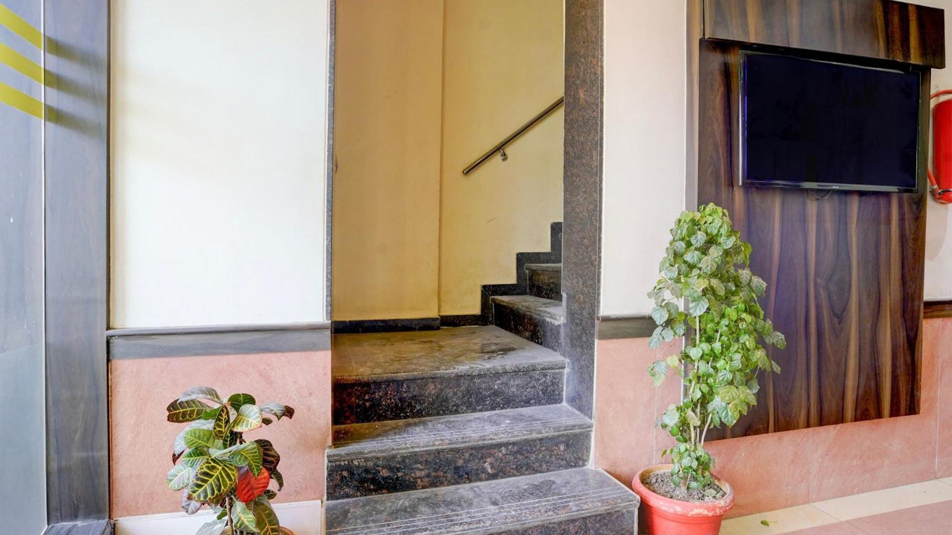 Super Townhouse Andheri Sakinaka Metro Formerly Hotel 3*