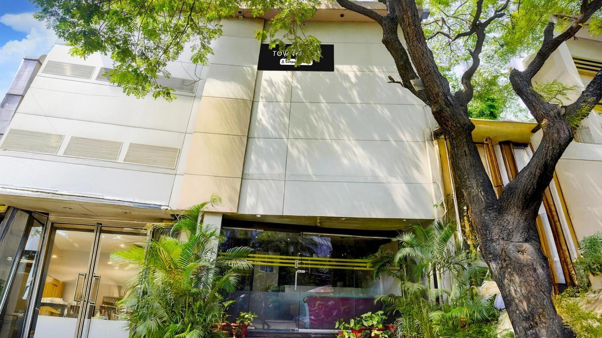 Hotel Super Townhouse Andheri Sakinaka Metro Formerly 3*