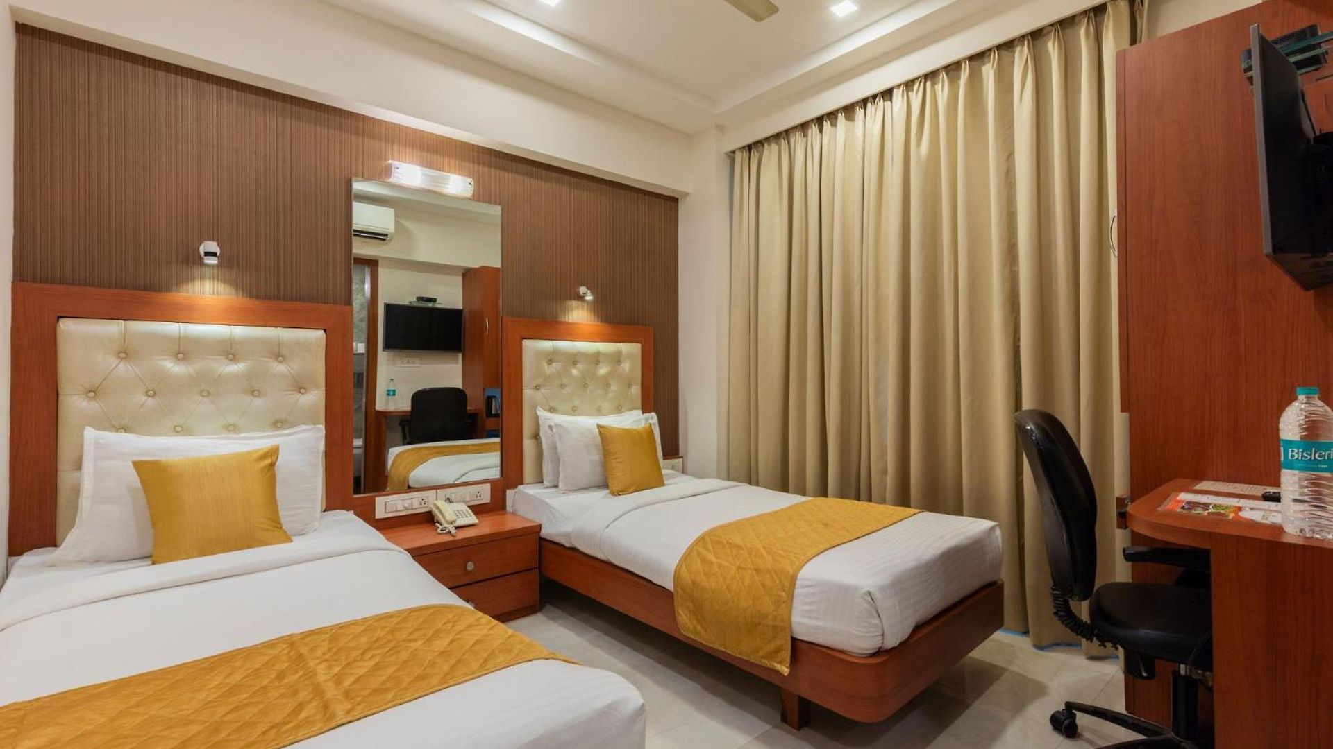 Hotel Lords,