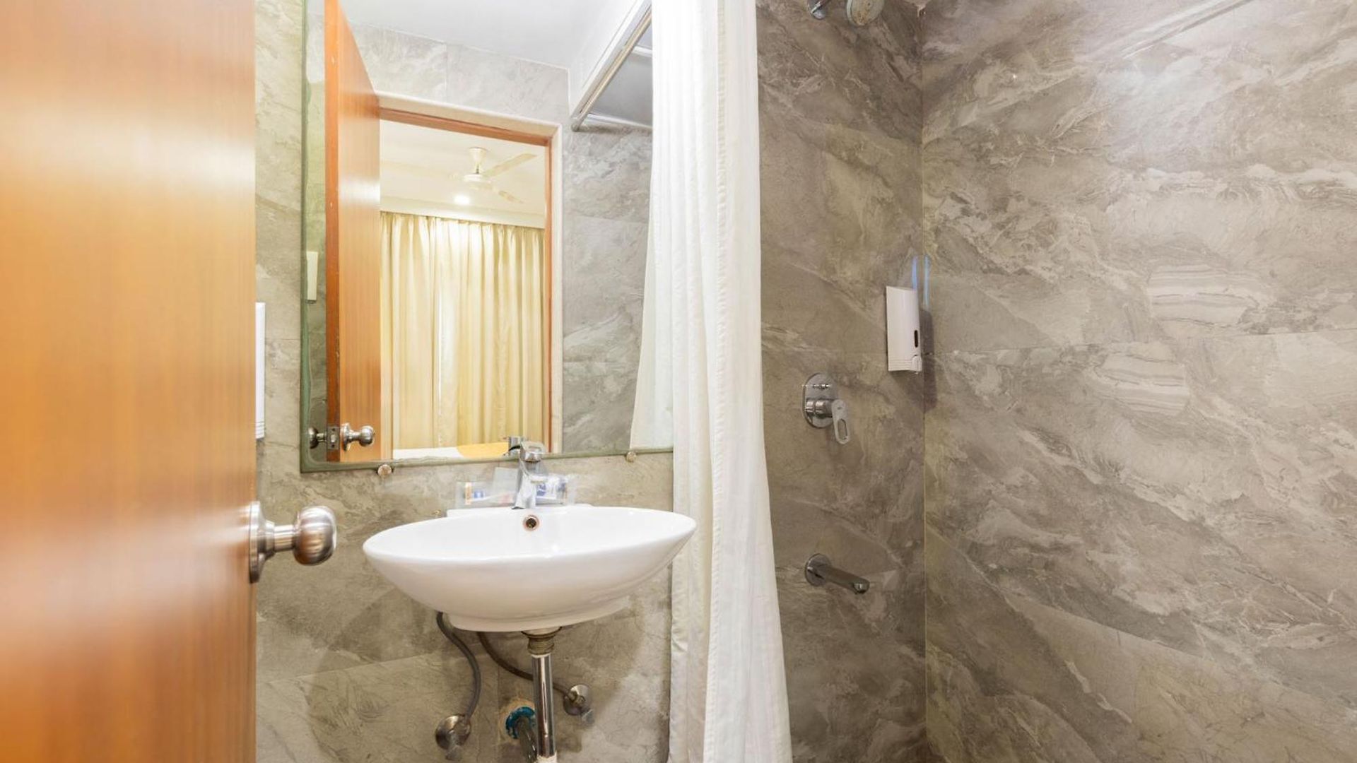 Lords, 3* Mumbai