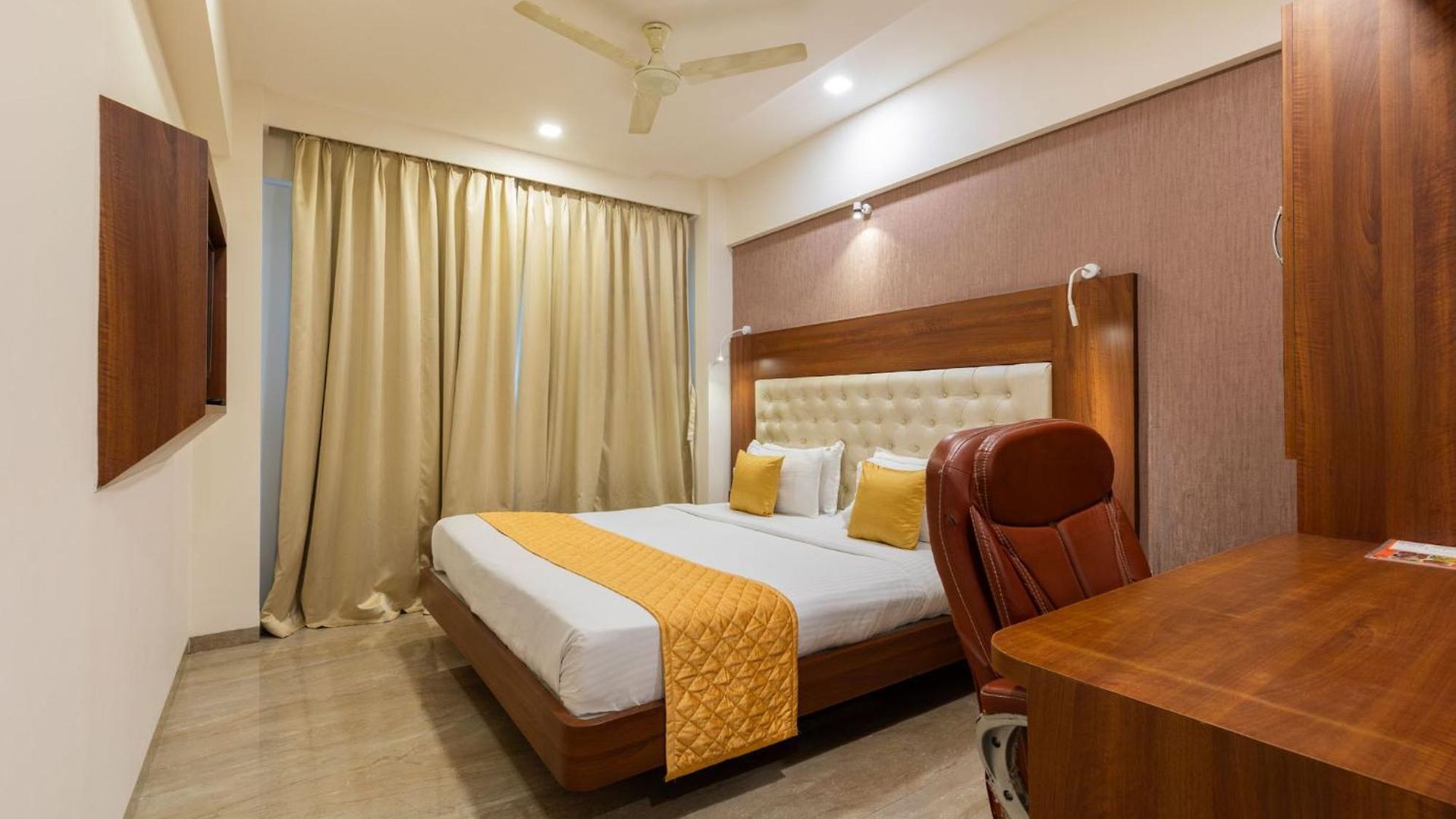 Hotel Lords, Mumbai