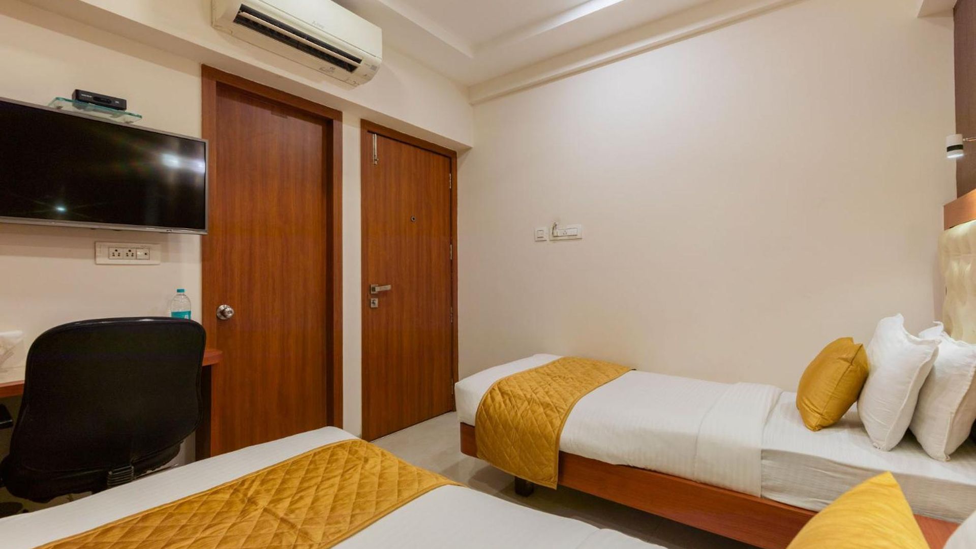 Lords, Hotel Mumbai