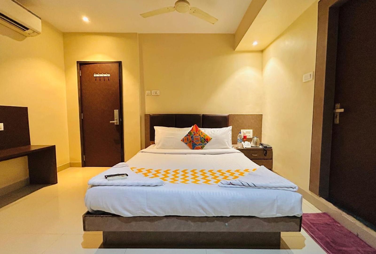 West Inn-near International Airport Hotel