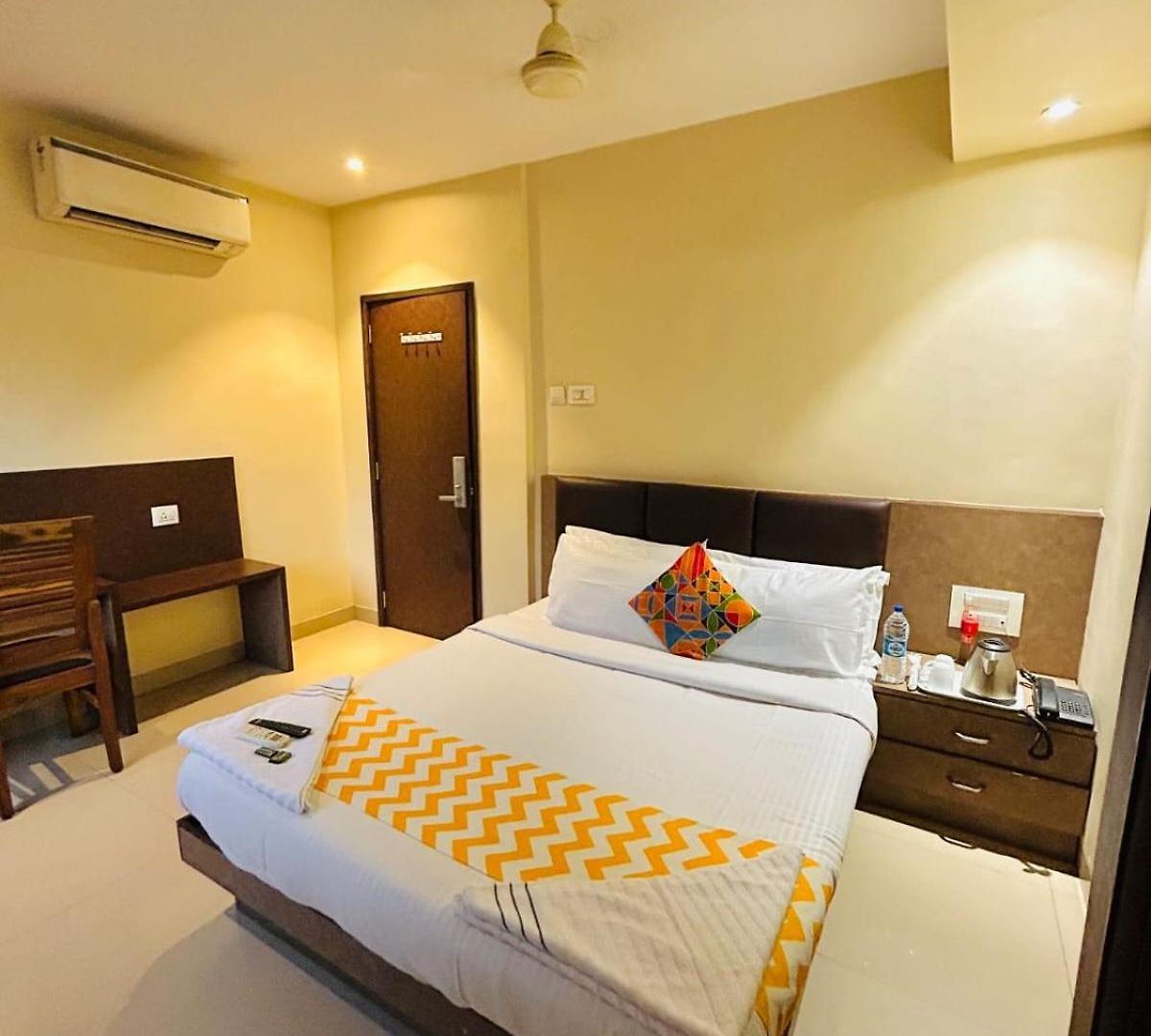 Hotel West Inn-near International Airport 3*