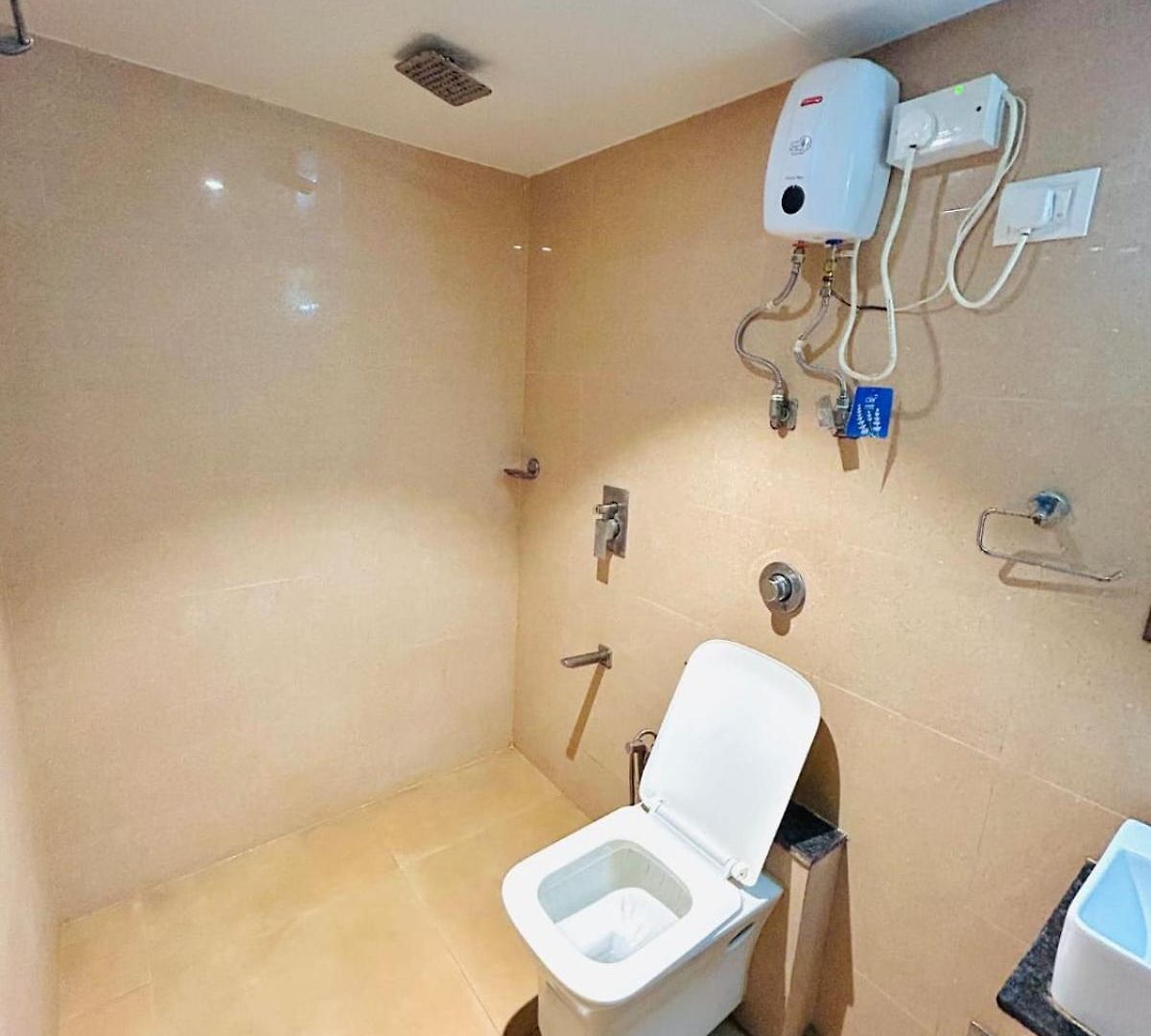 West Inn-near International Airport Hotel Mumbai
