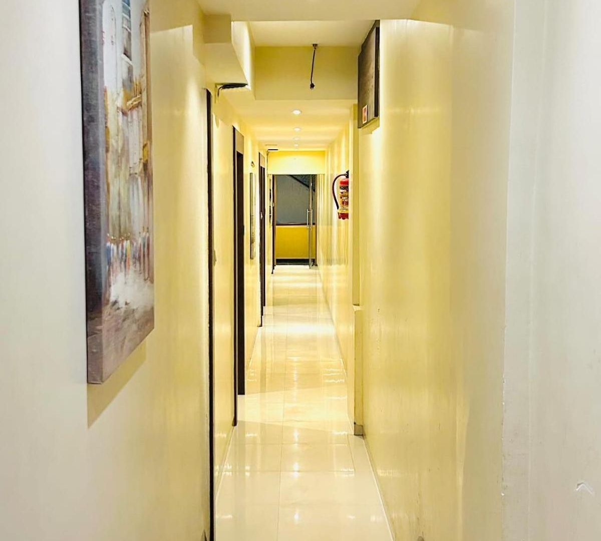 West Inn-near International Airport Hotel Mumbai