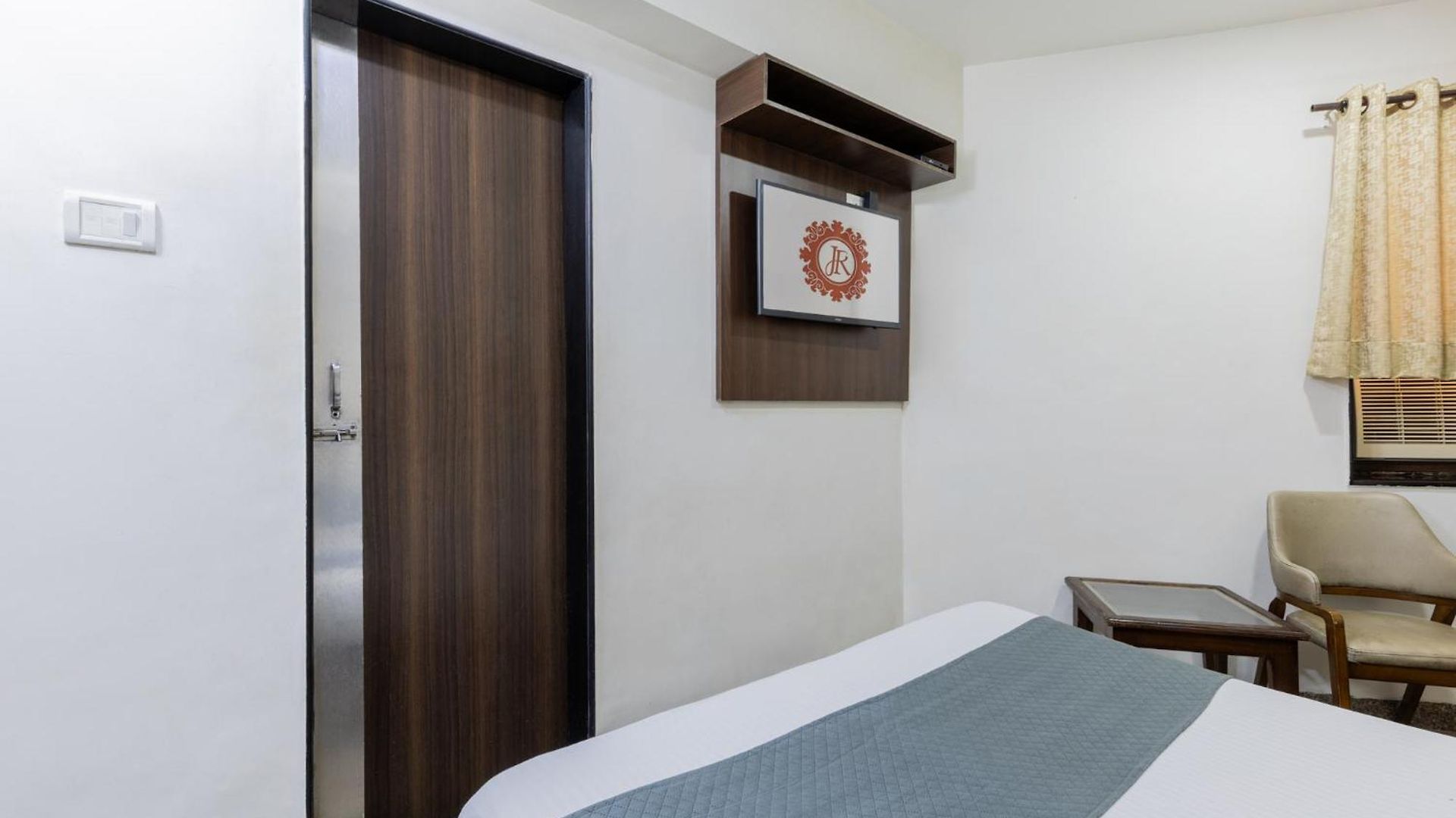 Jk Regency, International Hotel