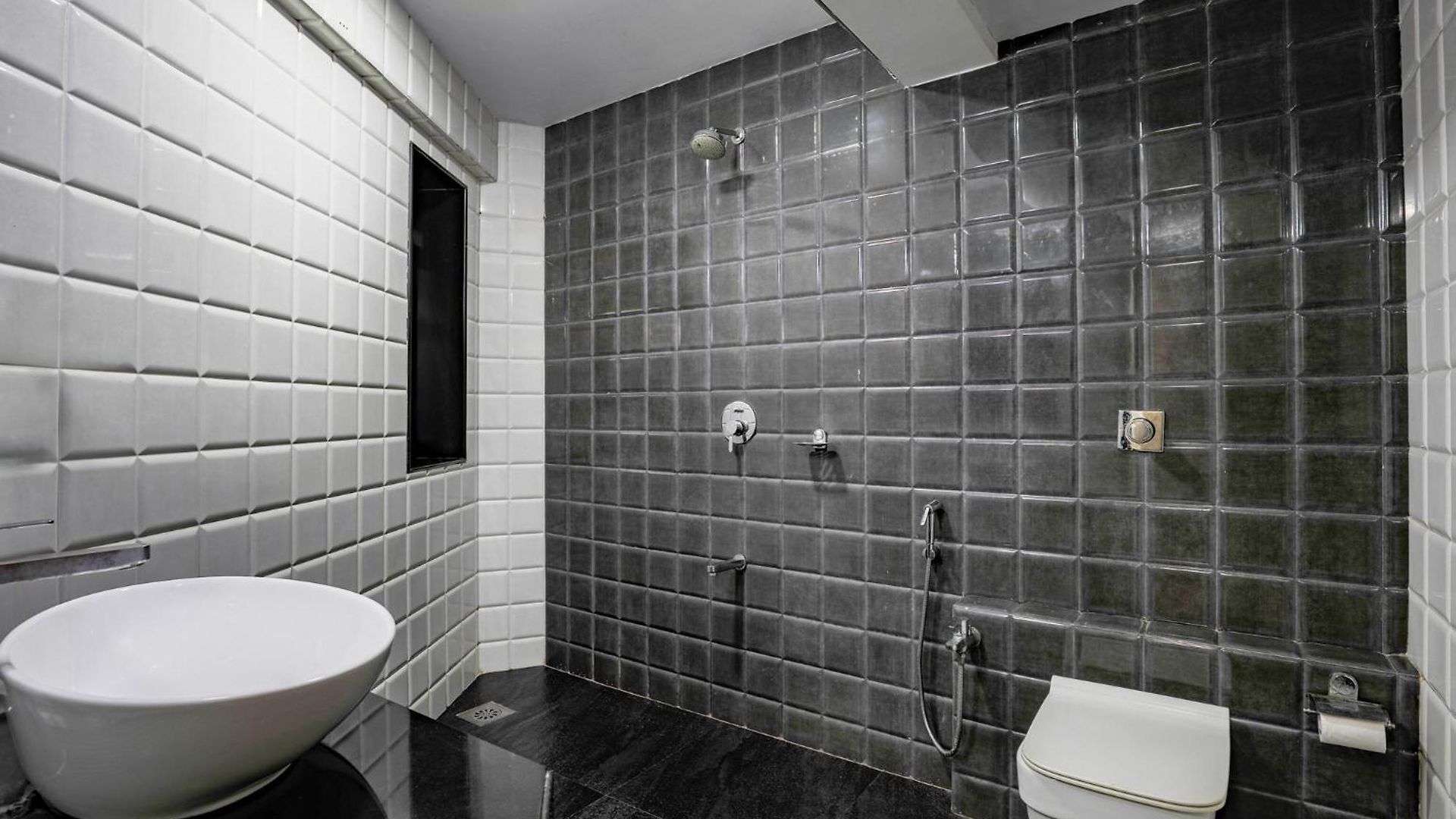 Hotel Jk Regency, International