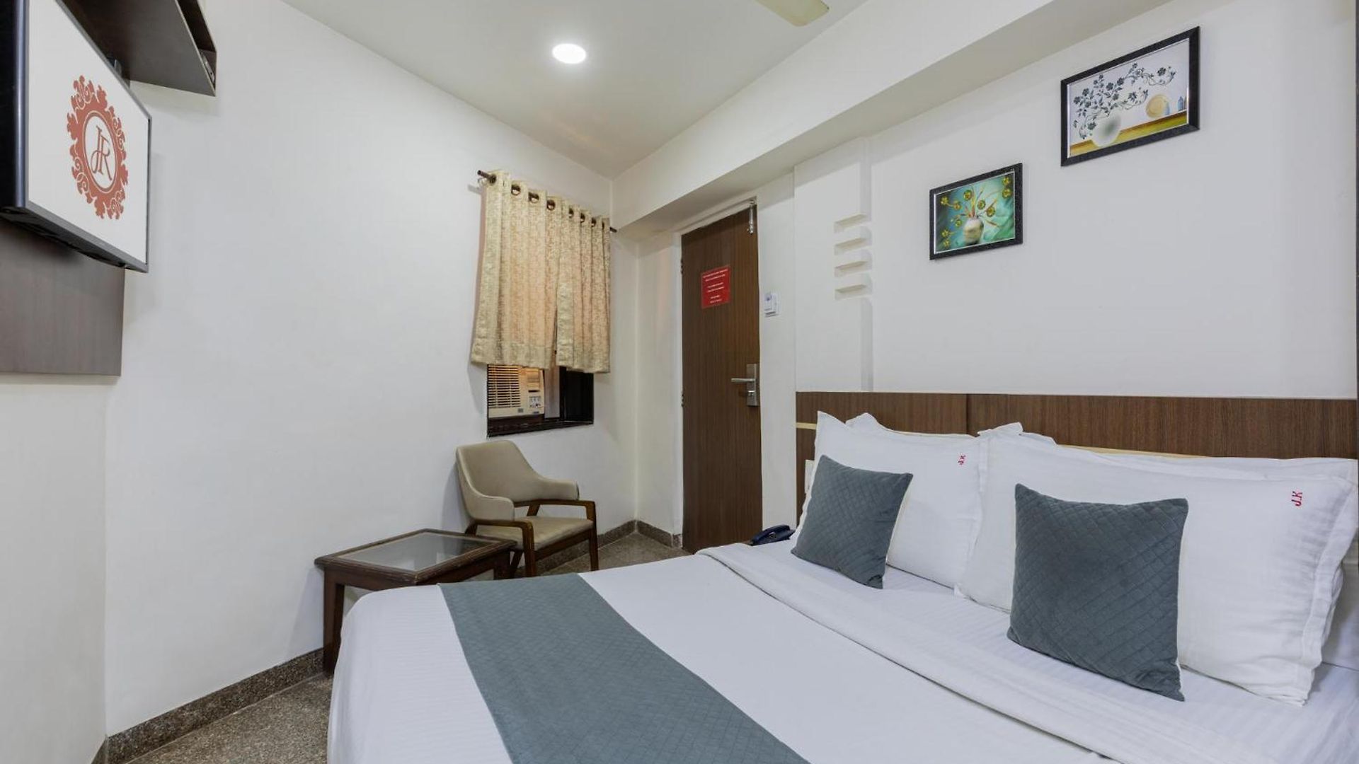 Hotel Jk Regency, International 3*