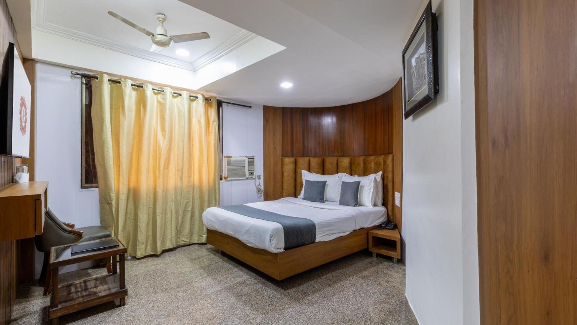 Hotel Jk Regency, International