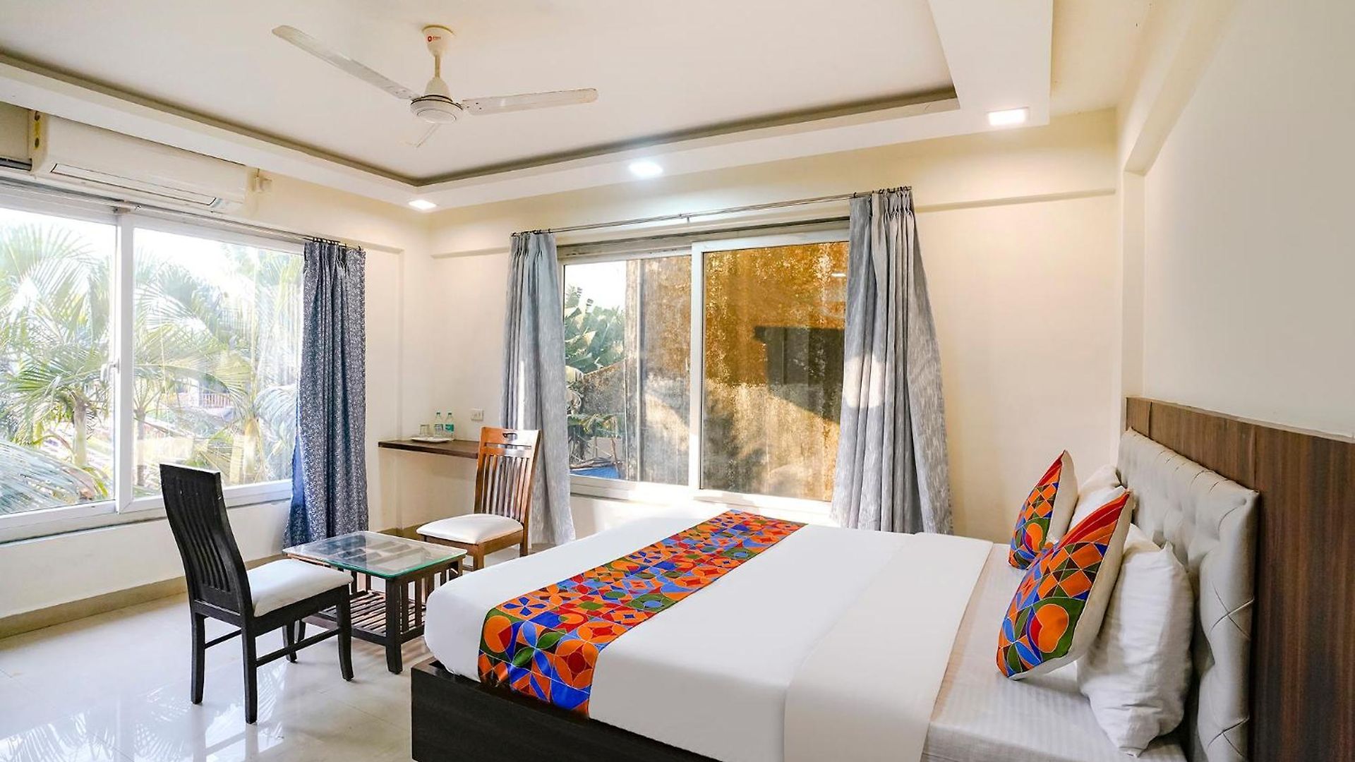 Hotel Fabhotel Arsh Executive