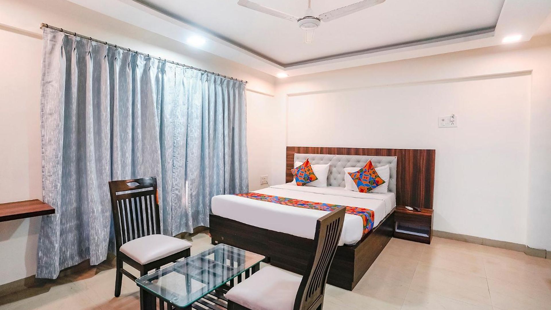 Hotel Fabhotel Arsh Executive