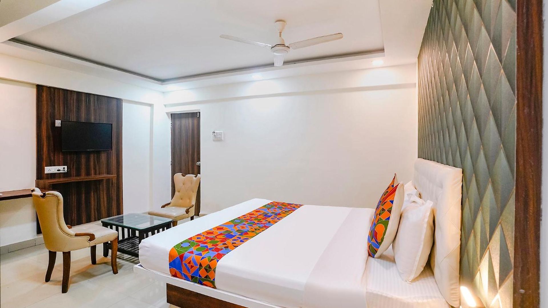 Fabhotel Arsh Executive Hotel