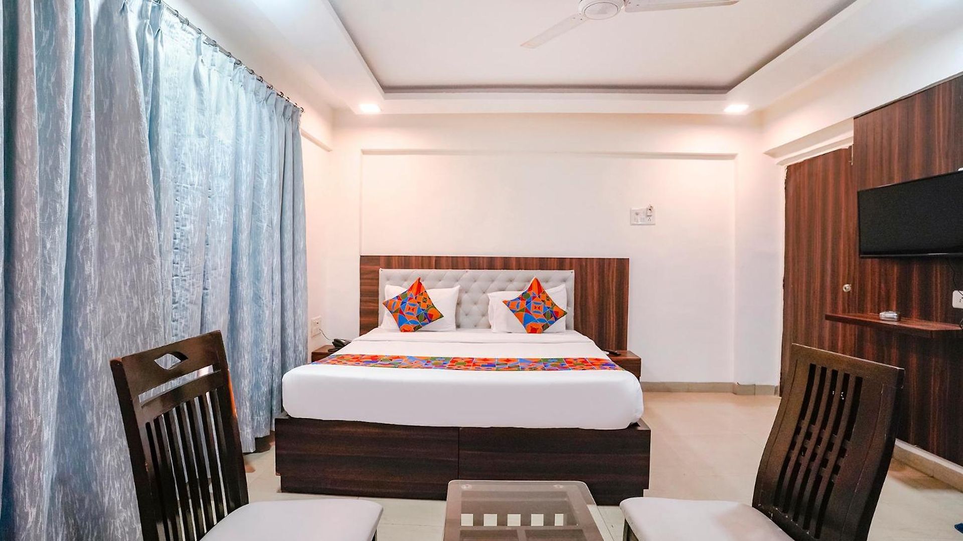 Hotel Fabhotel Arsh Executive