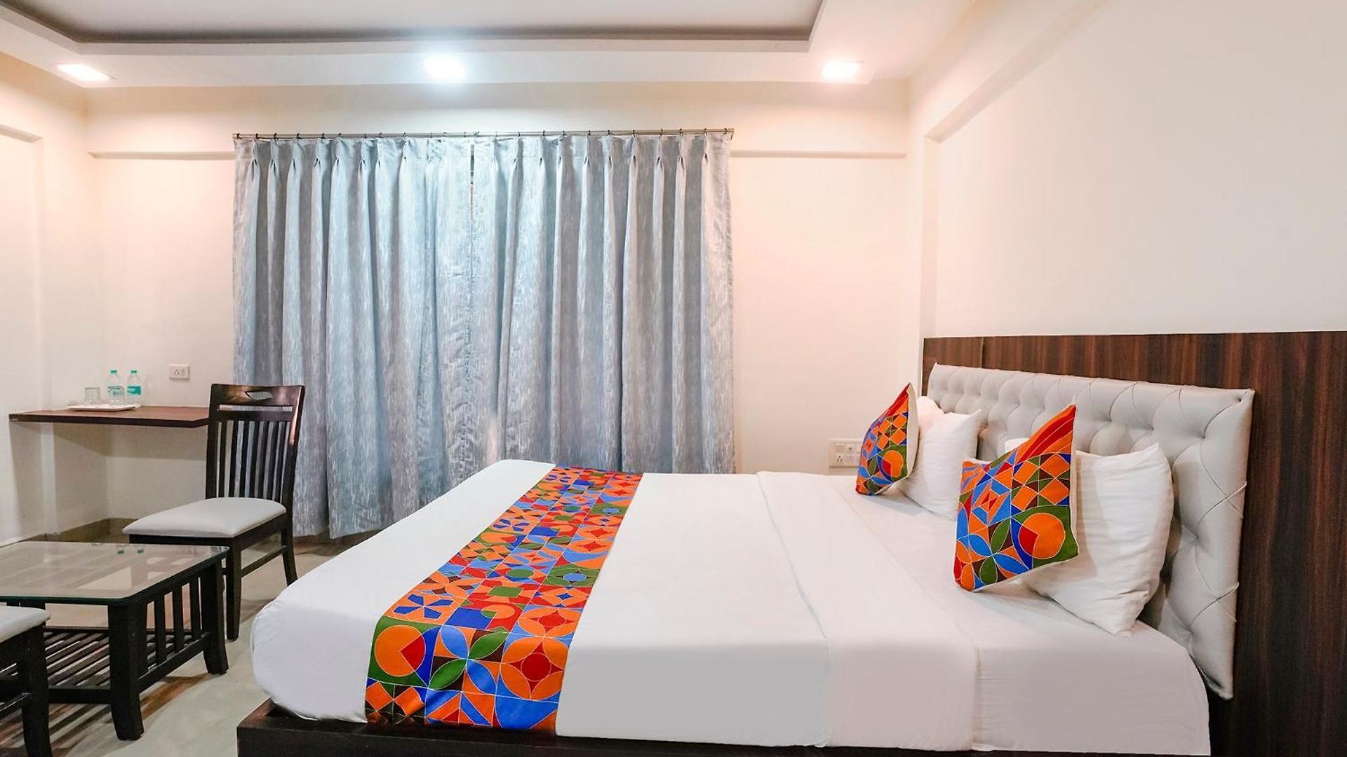 Hotel Fabhotel Arsh Executive