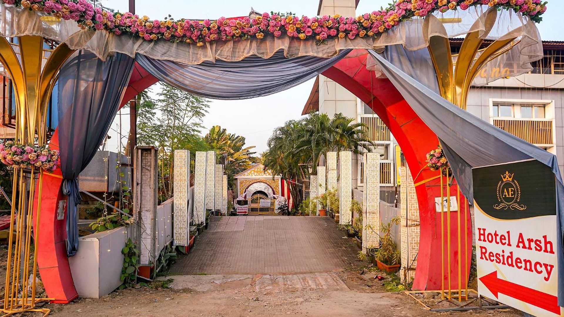 Hotel Fabhotel Arsh Executive