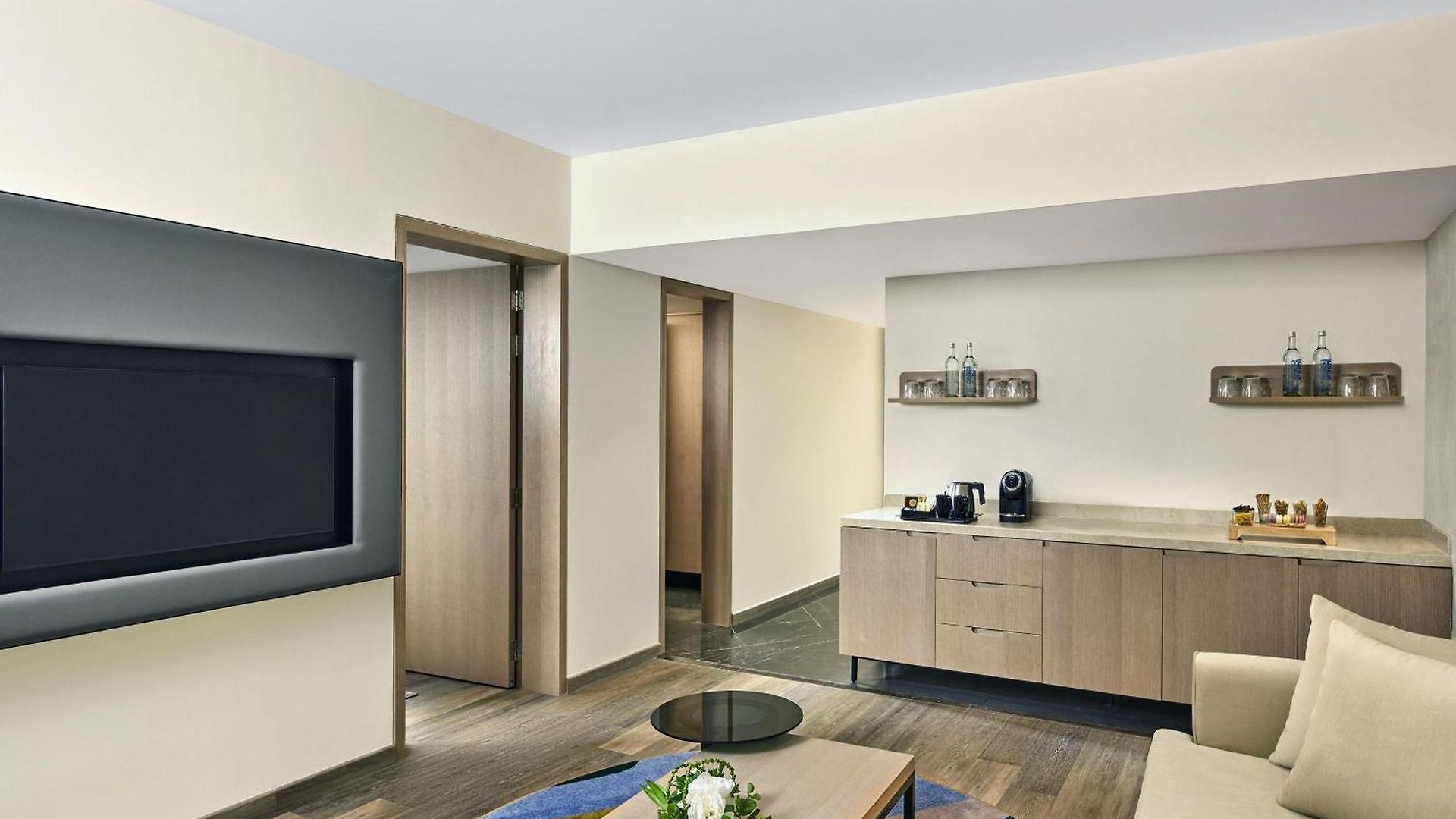 Hotel Novotel International Airport 5*