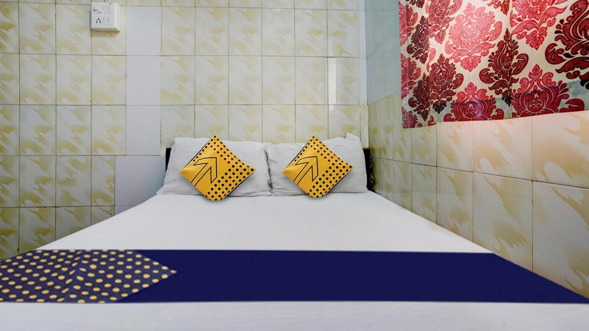 Hotel O Gulzar Masjid Bunder Railway Station Hotel 3*