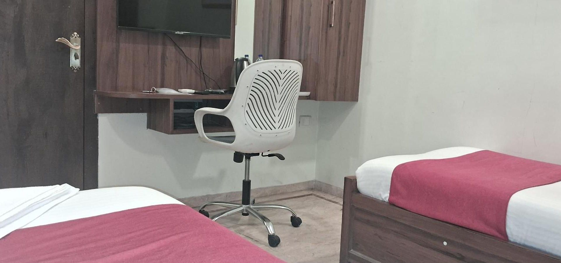 Shine Hospitality Palace Hotel Mumbai