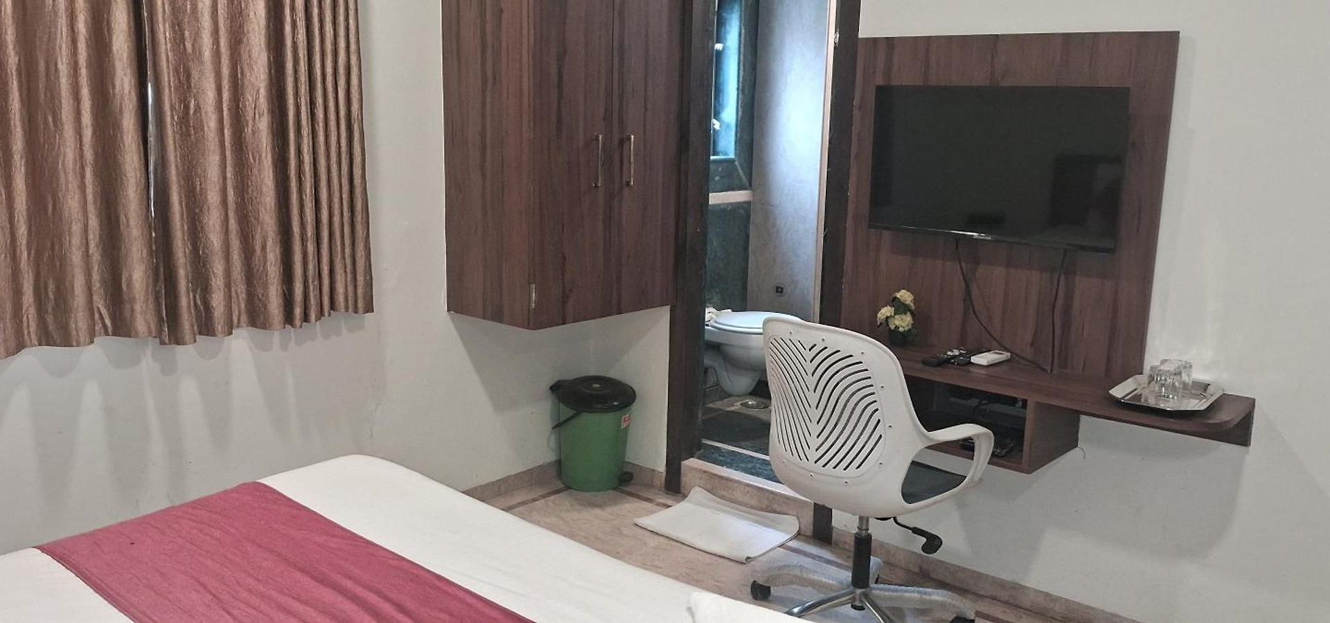 Shine Hospitality Palace Mumbai