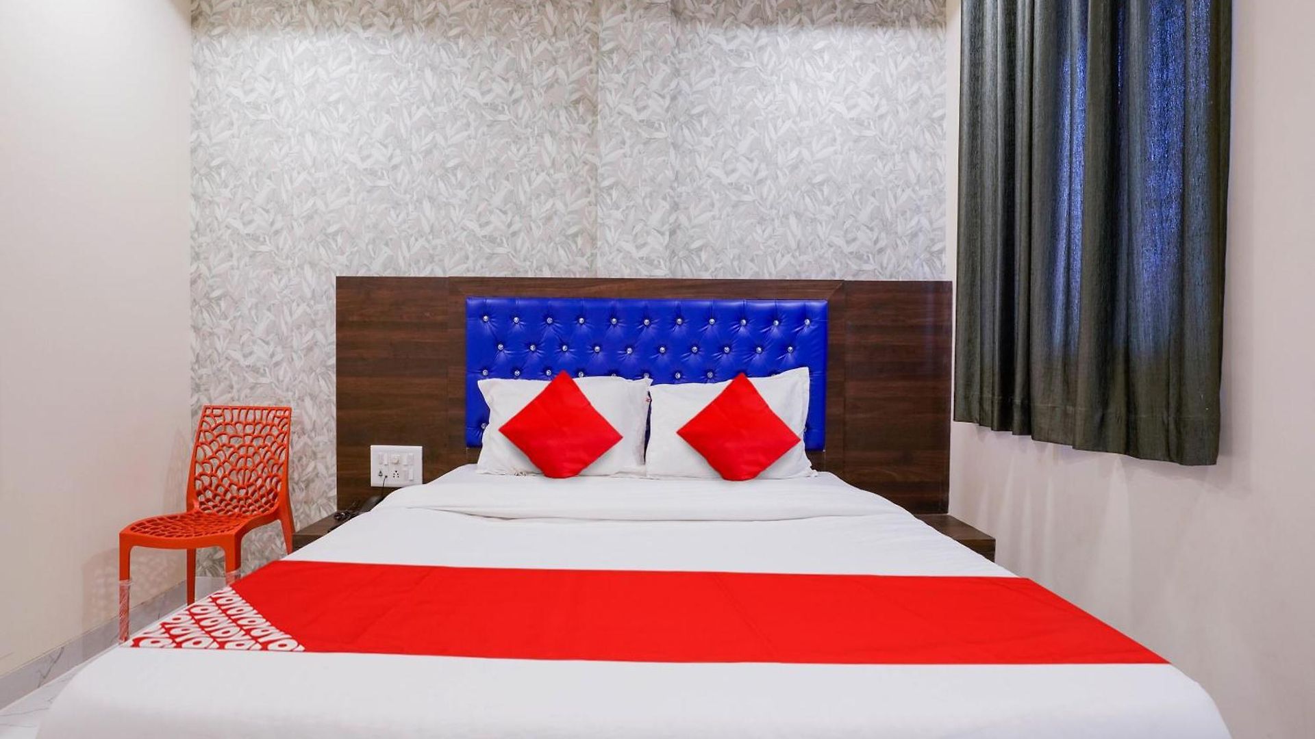 O King Residency Near Bharat Talkies Hotel