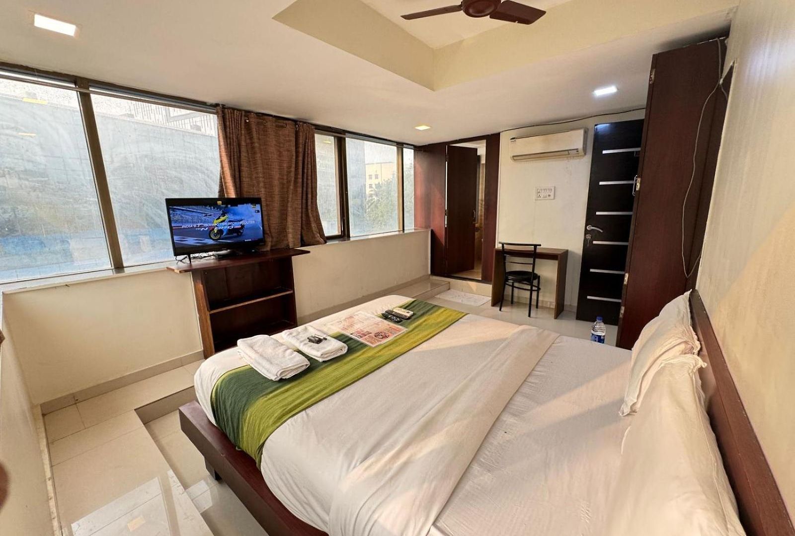 Artusinn Midc Andheri East 3*