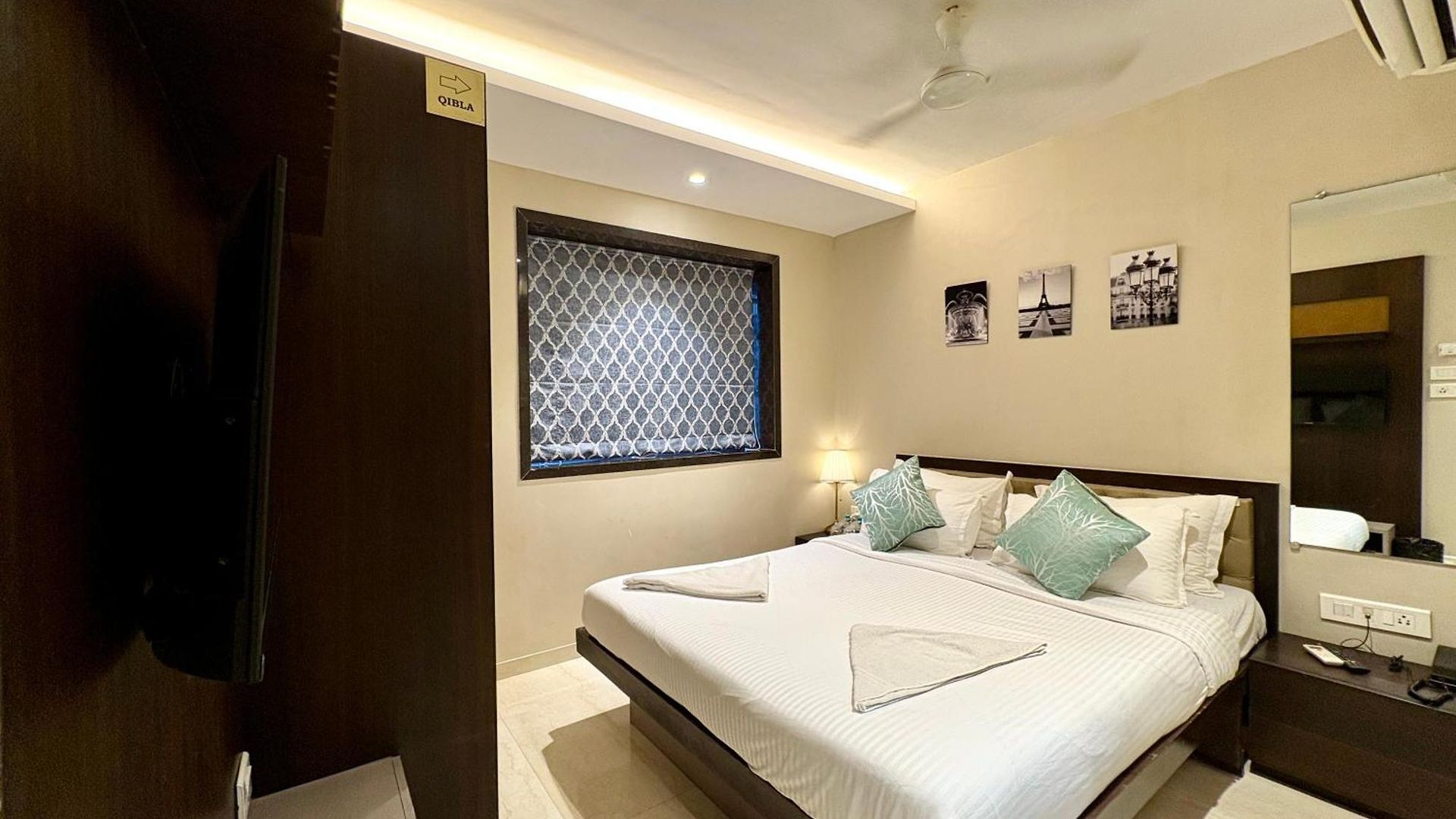 The Majlis - Colaba 3*