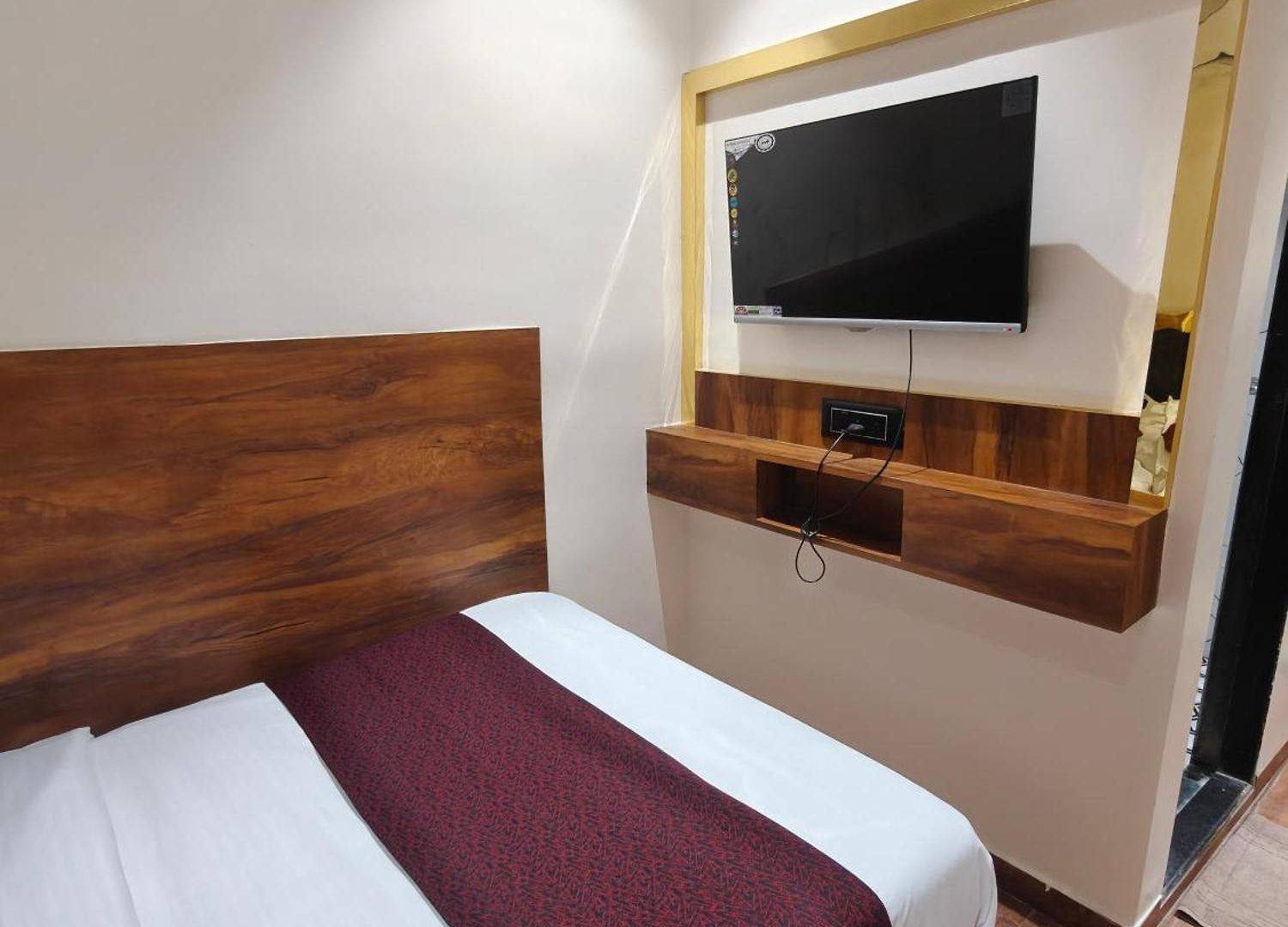 Hotel Sai Palace- Near Tata Memorial Hospital