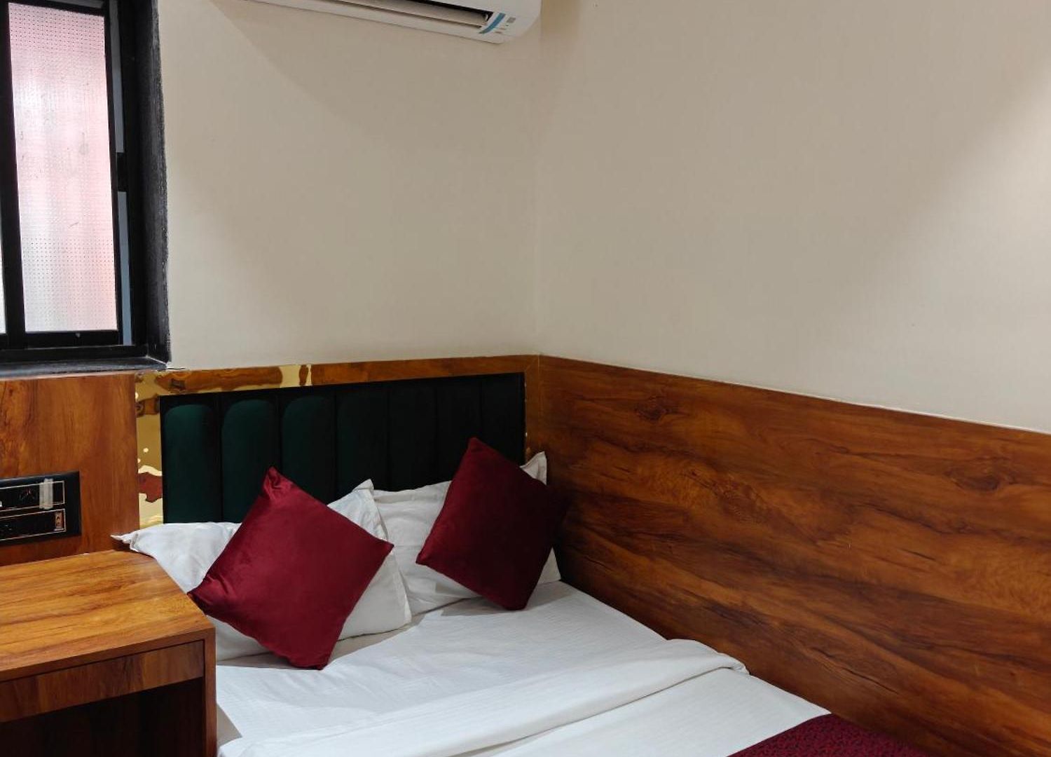 Sai Palace- Near Tata Memorial Hospital Hotel