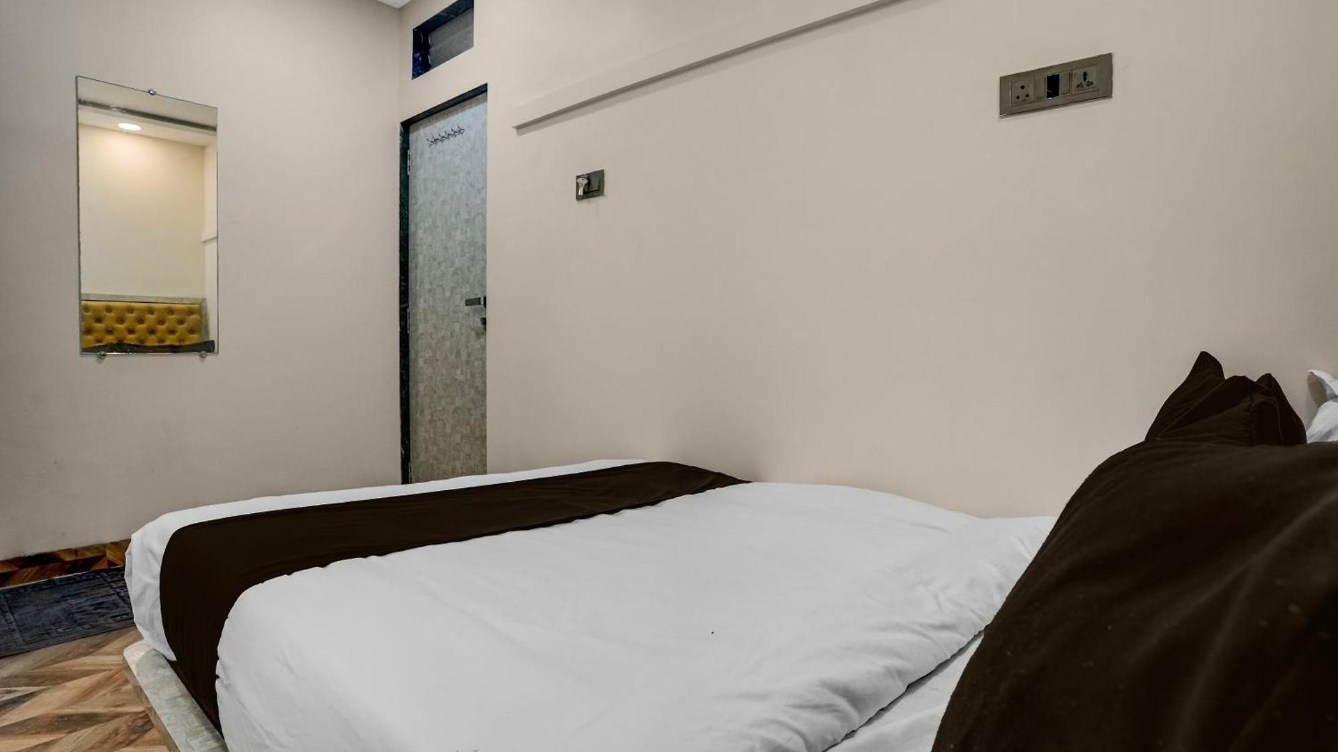 Collection O Bkc Kurla Formerly Pride Hotel Mumbai